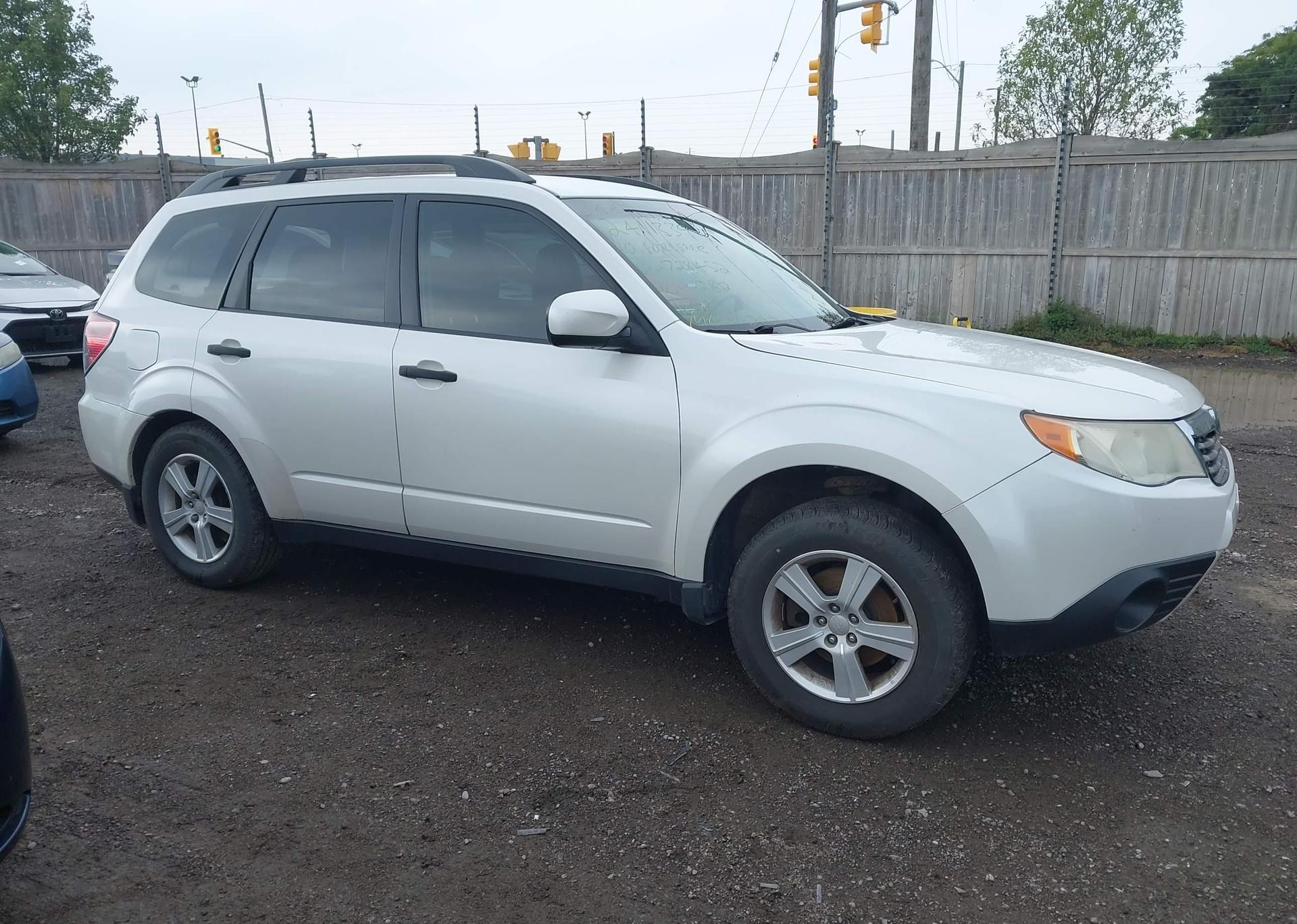 2010 SUBARU FORESTER XS