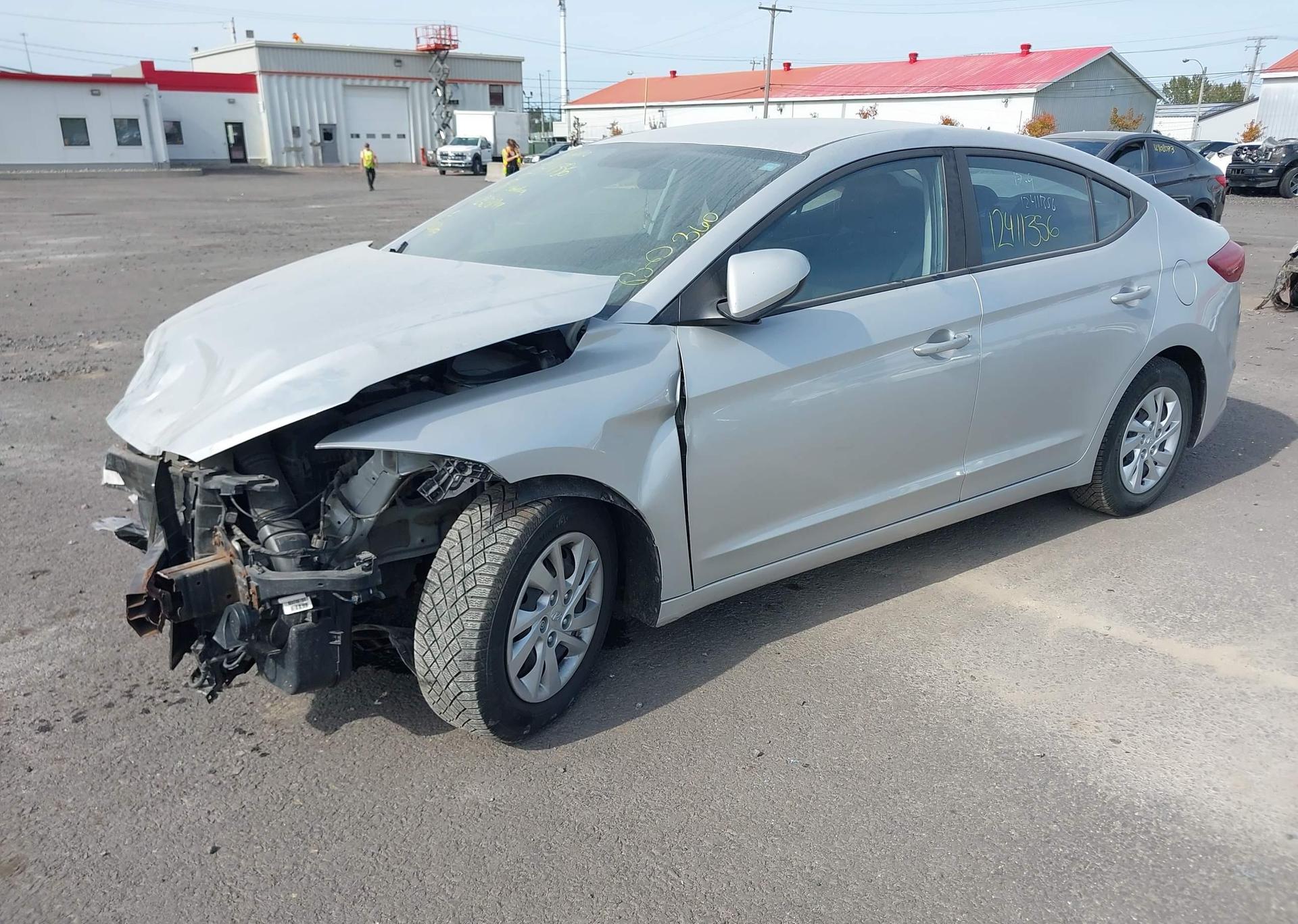 2018 HYUNDAI elantra se