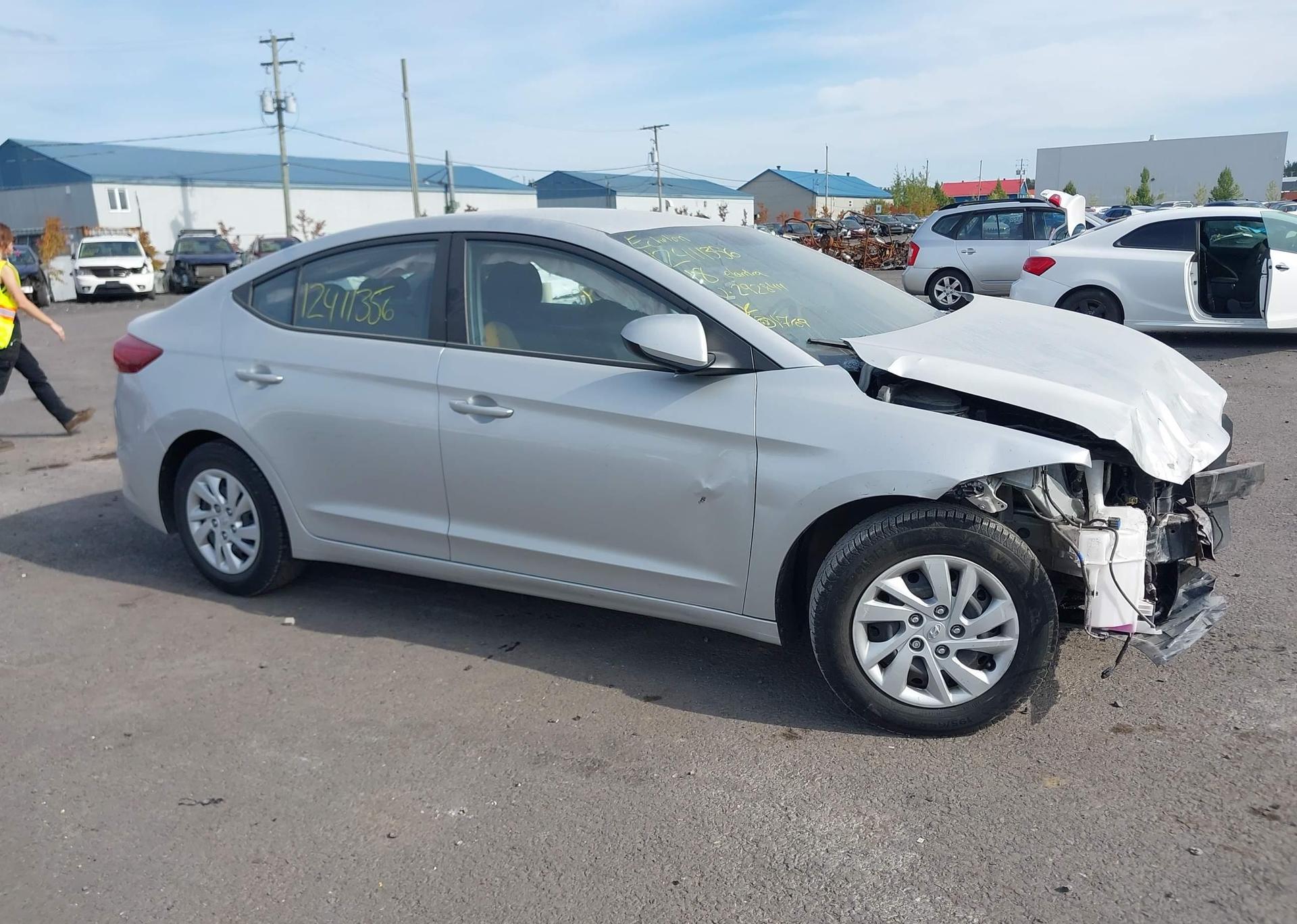 2018 HYUNDAI elantra se