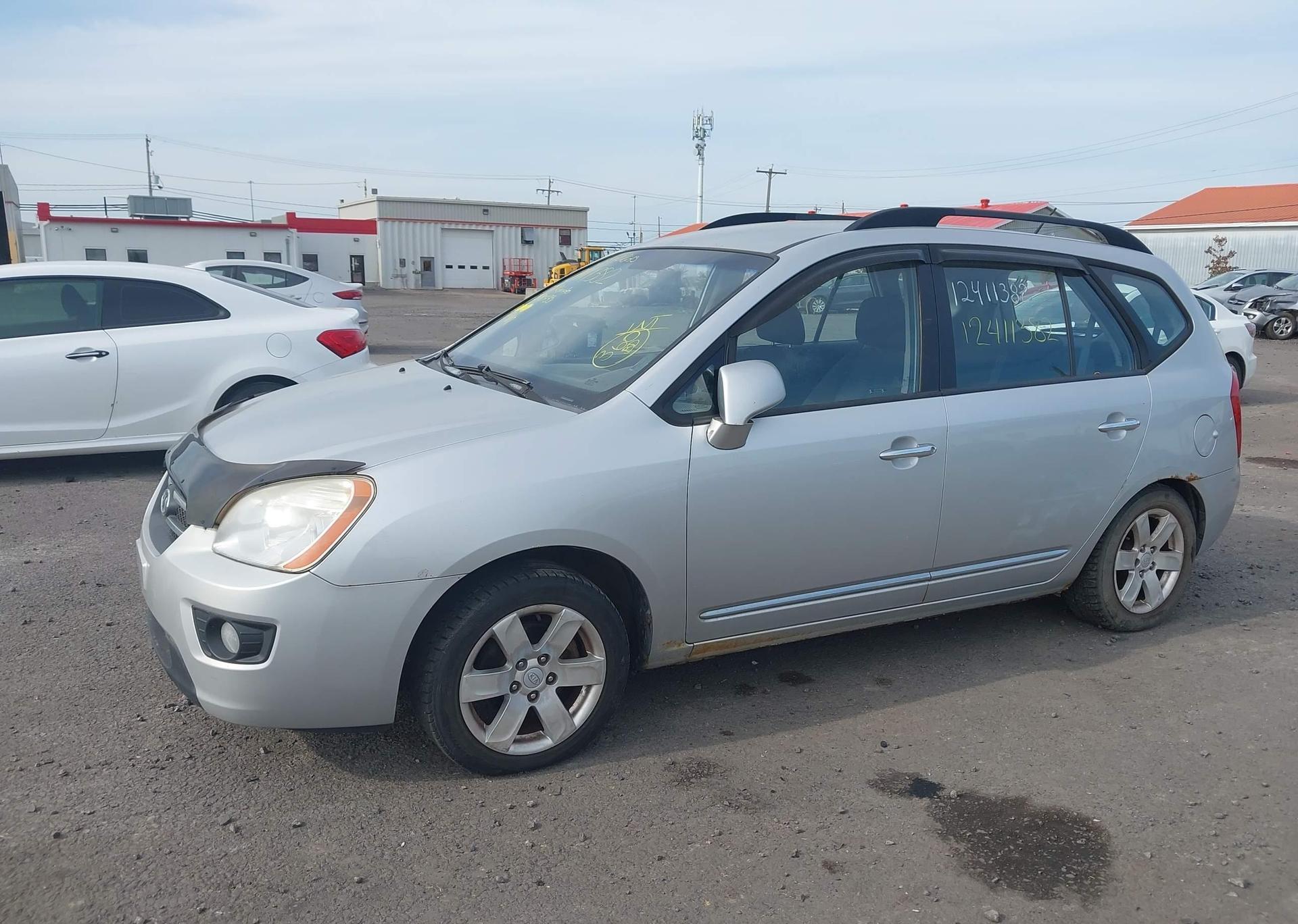 2009 KIA RONDO LX