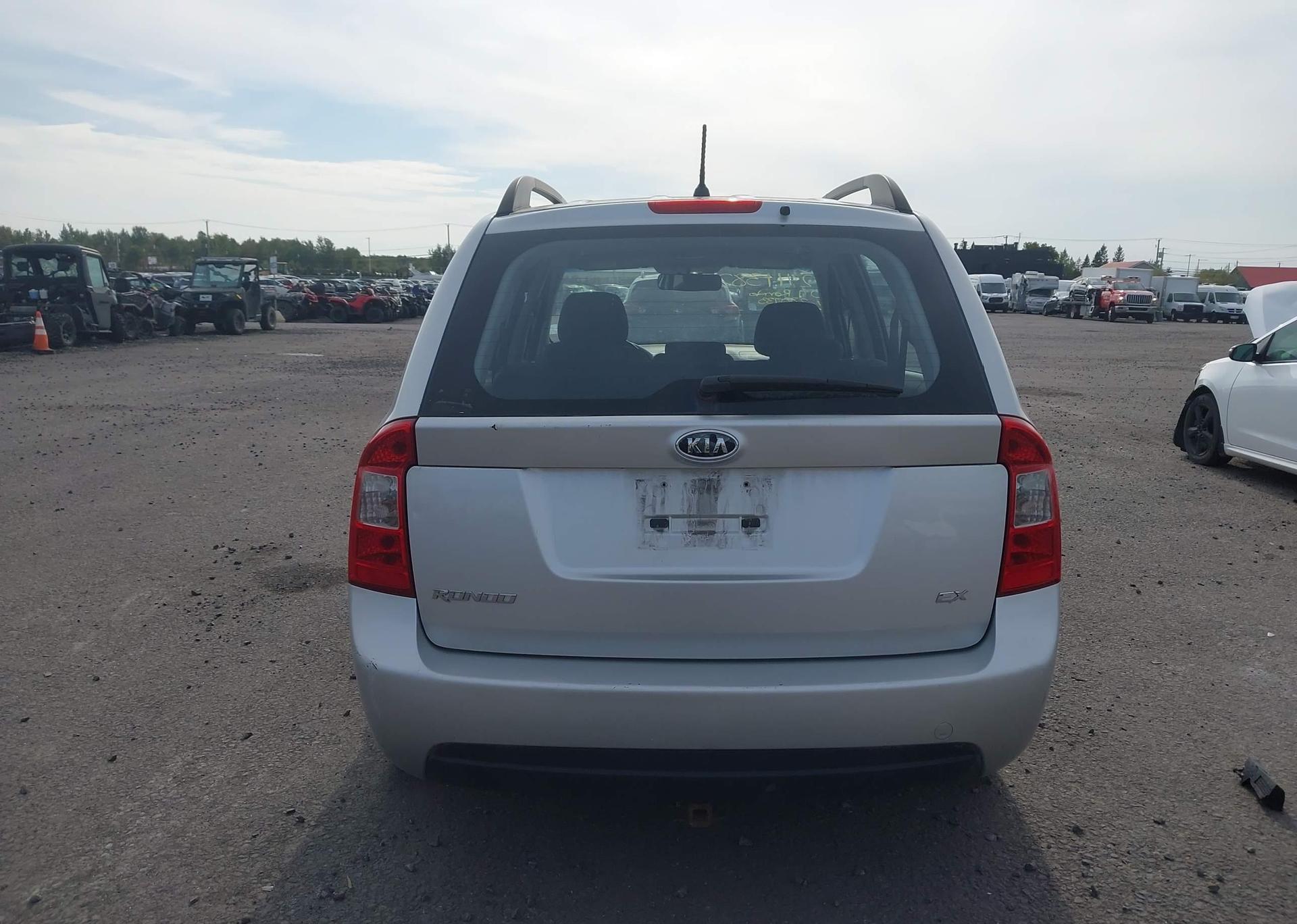 2009 KIA RONDO LX