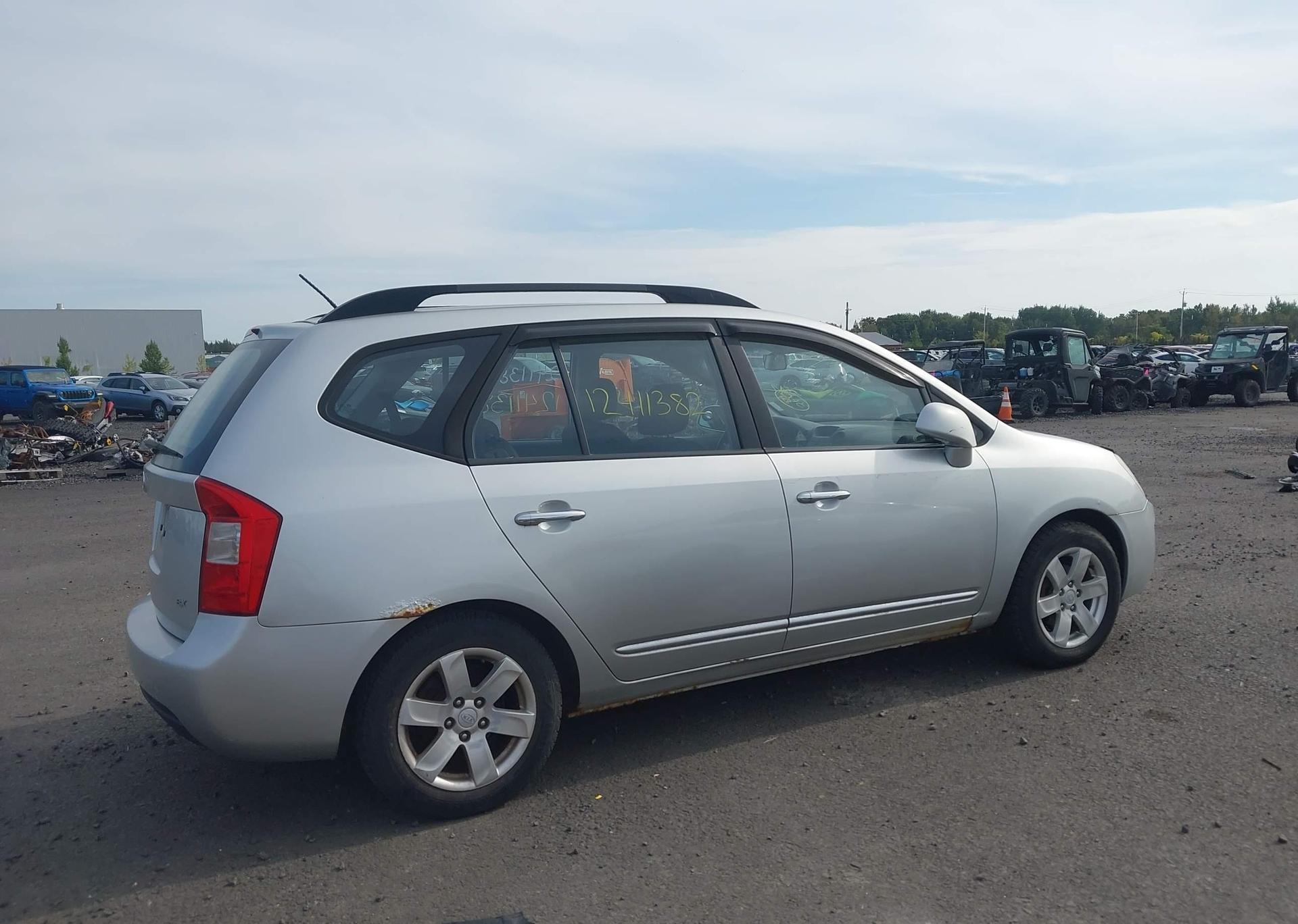 2009 KIA RONDO LX