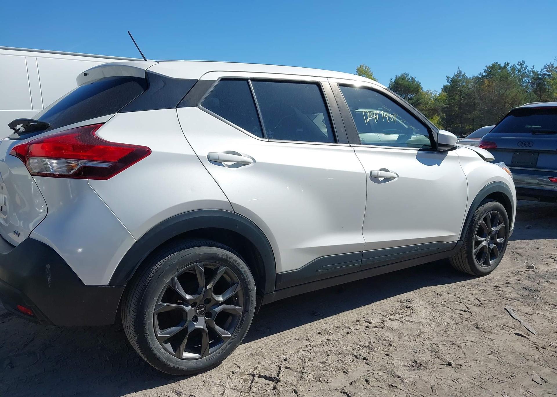 2018 NISSAN KICKS S