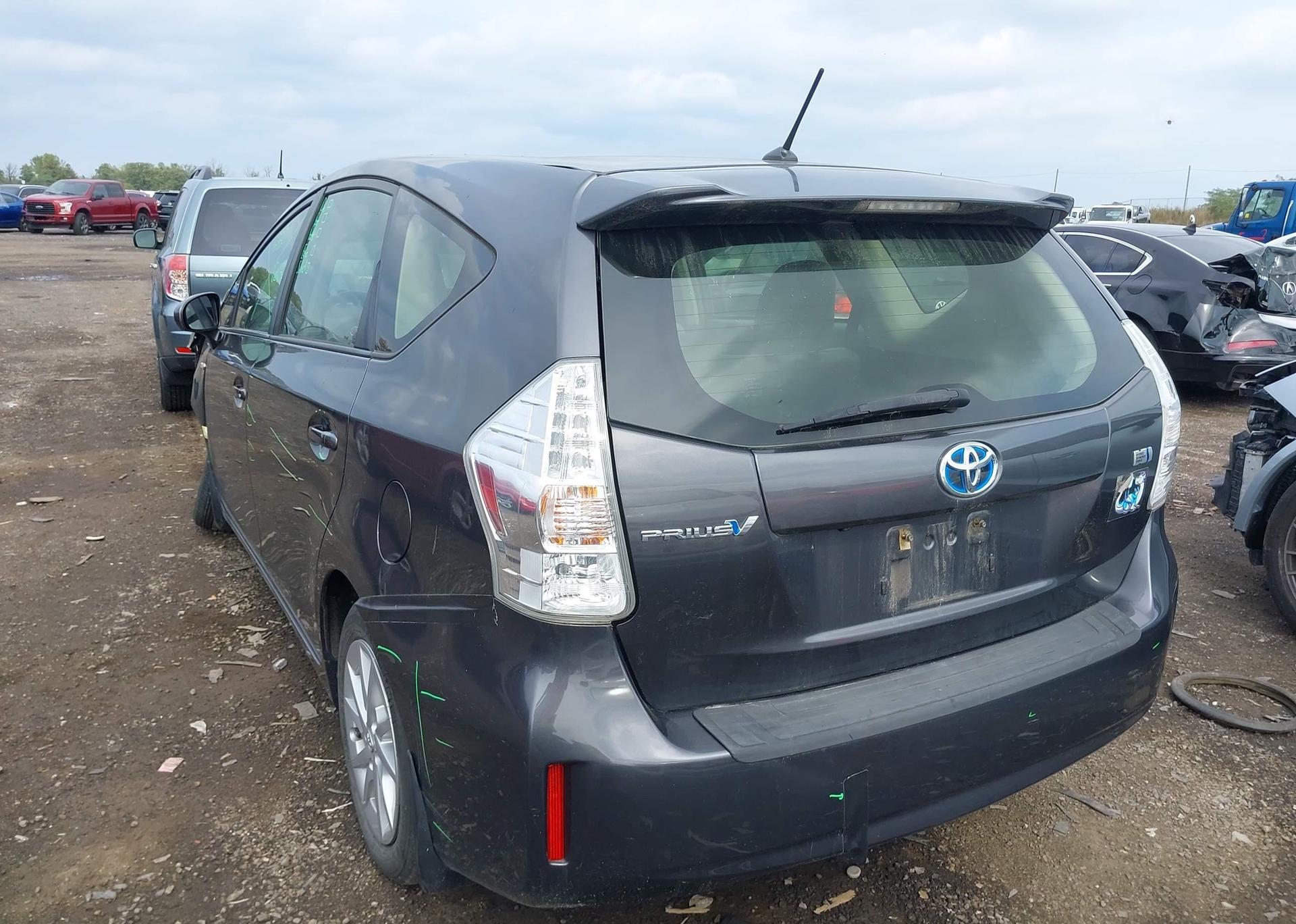 2014 TOYOTA PRIUS V