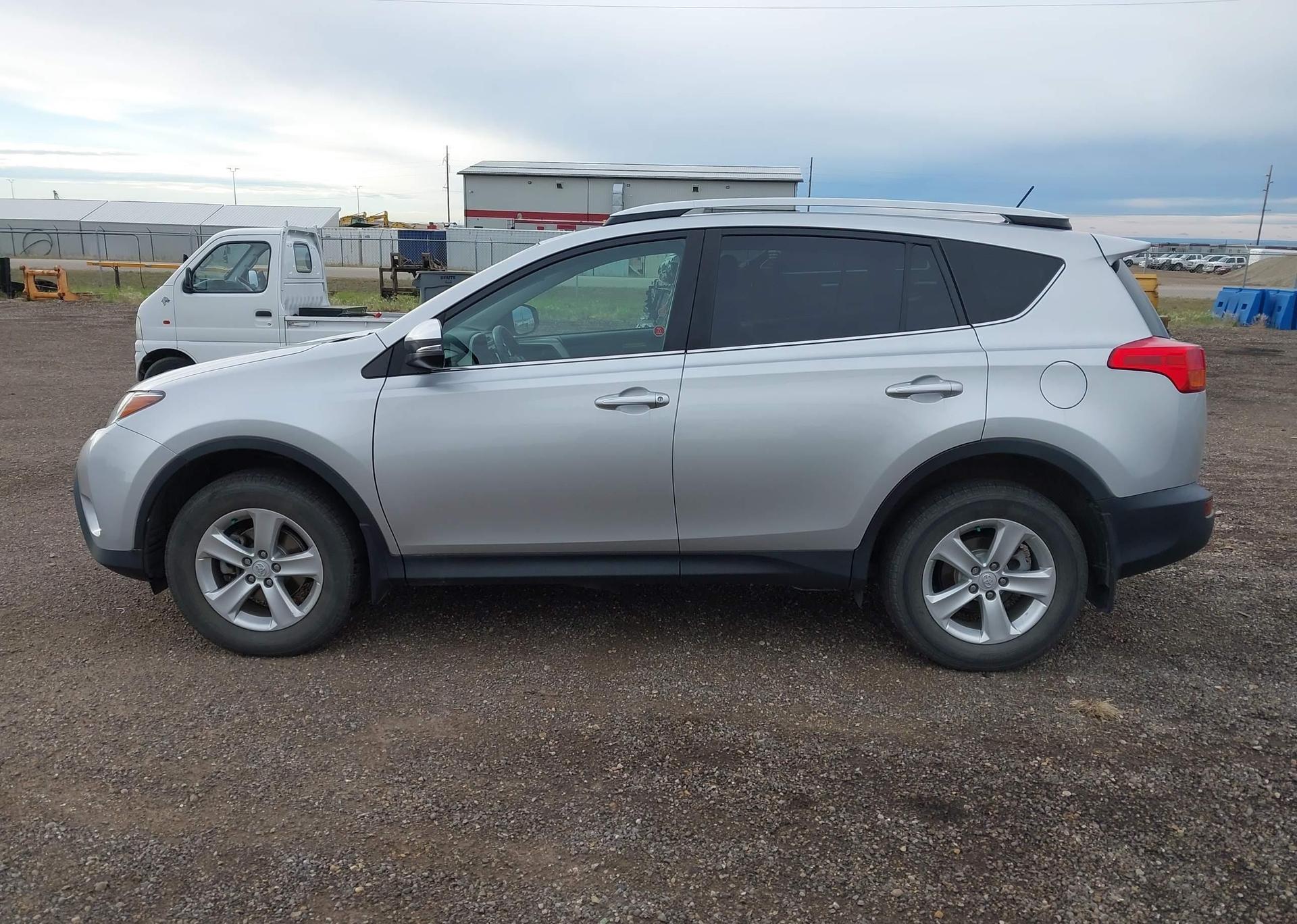 2013 TOYOTA RAV4 XLE