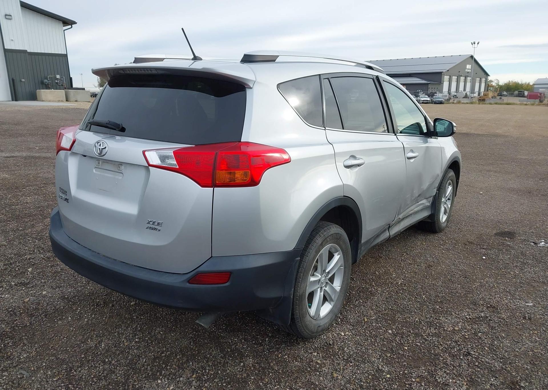 2013 TOYOTA RAV4 XLE