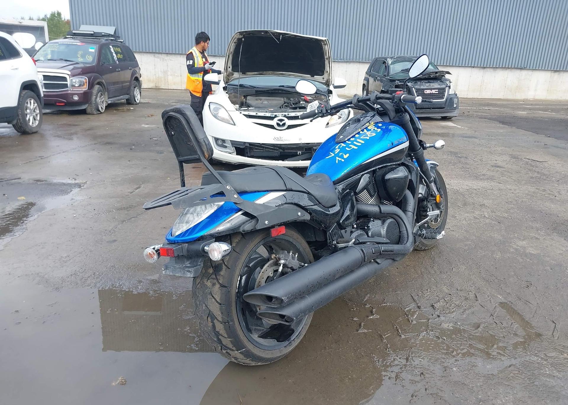 2022 SUZUKI VZR1800