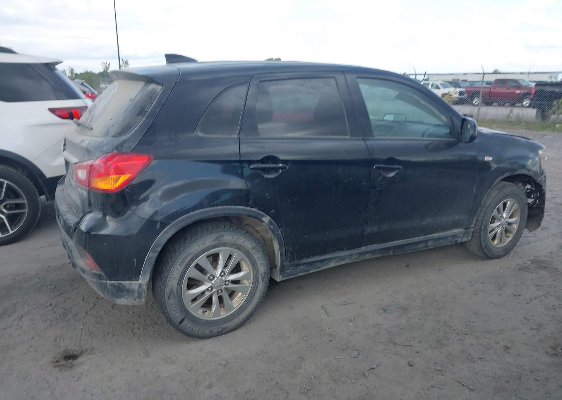 2019 MITSUBISHI RVR SE