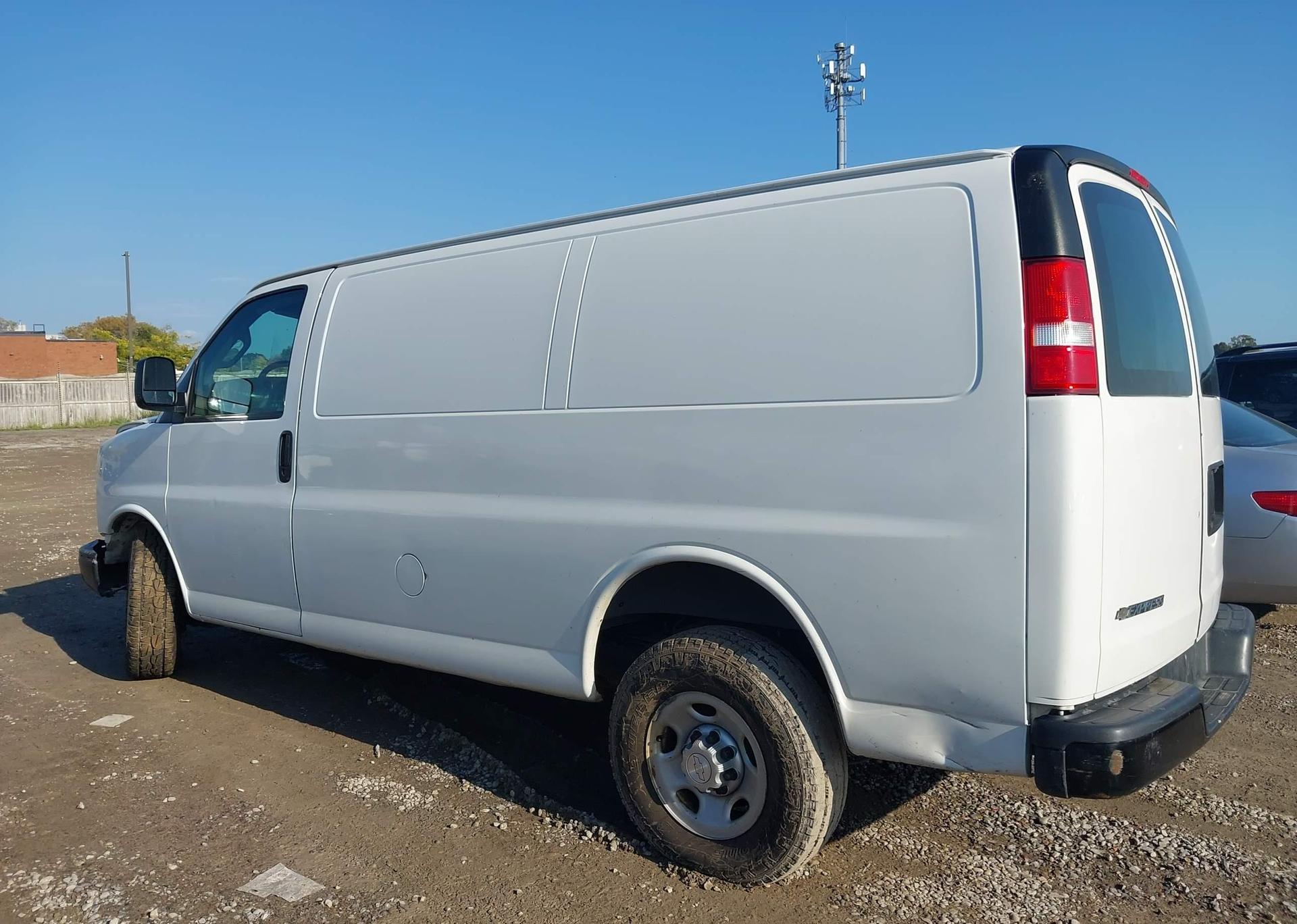 2017 CHEVROLET EXPRESS 2500 1WT