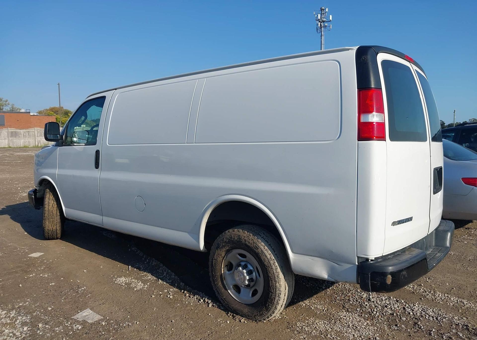 2017 CHEVROLET EXPRESS 2500 1WT