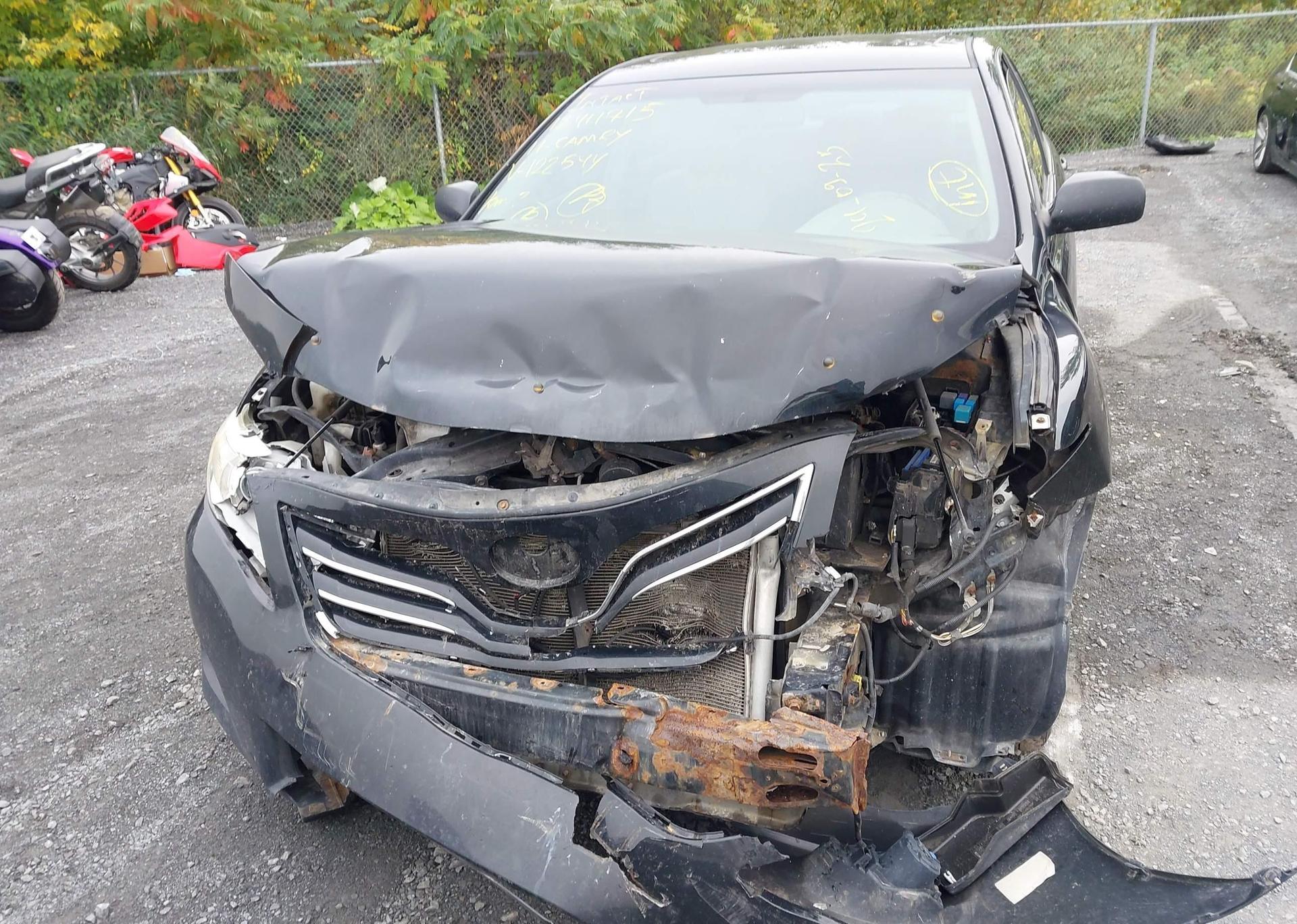 2011 TOYOTA CAMRY