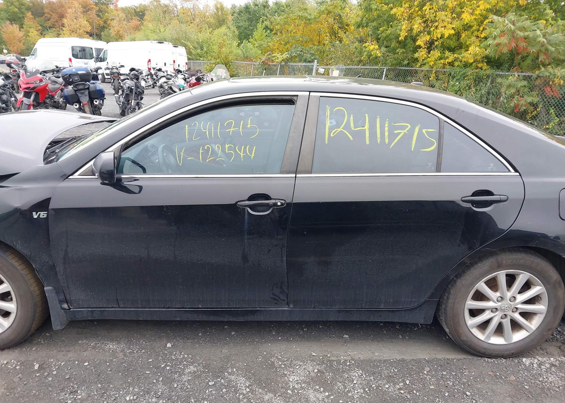 2011 TOYOTA CAMRY