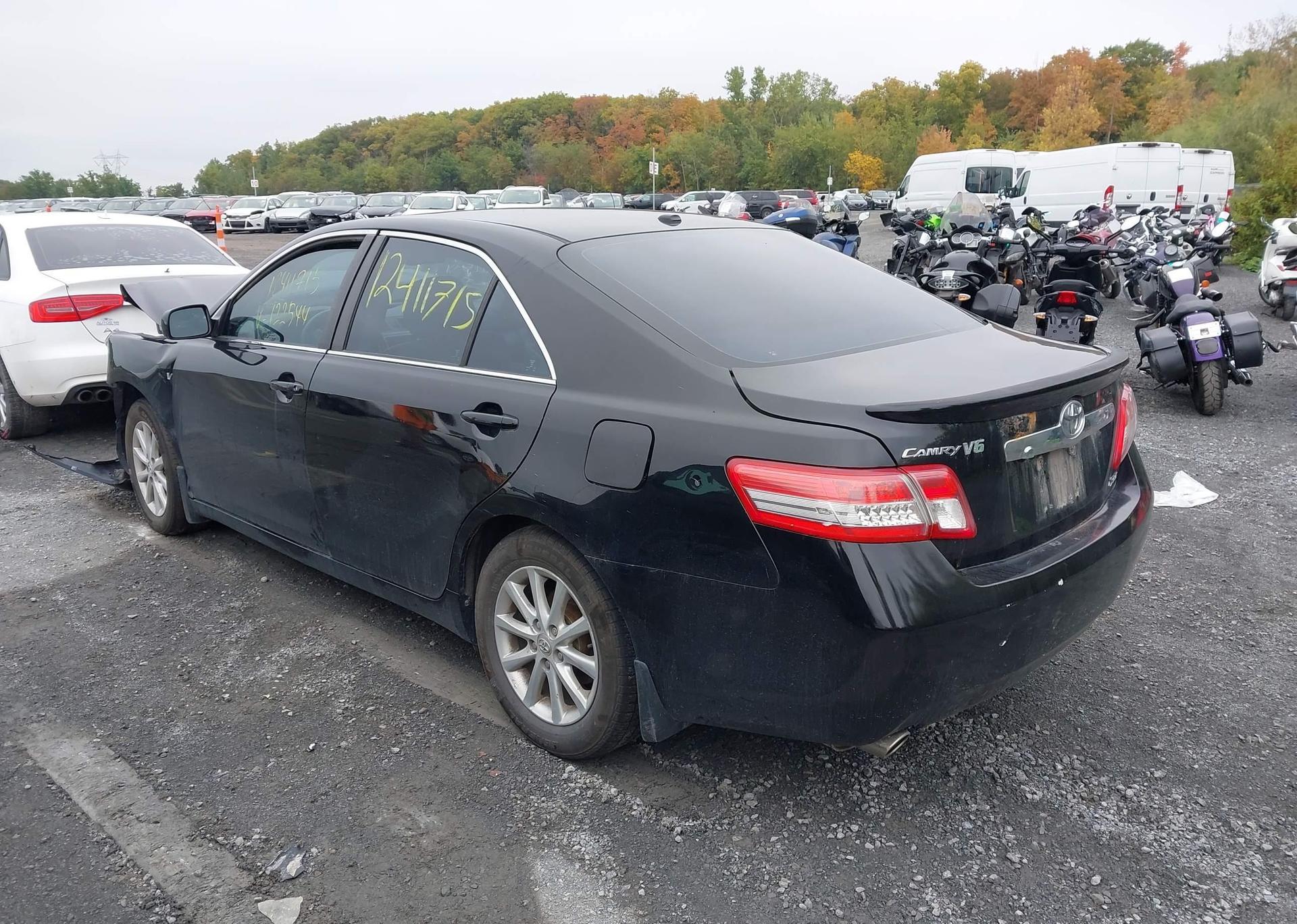 2011 TOYOTA CAMRY