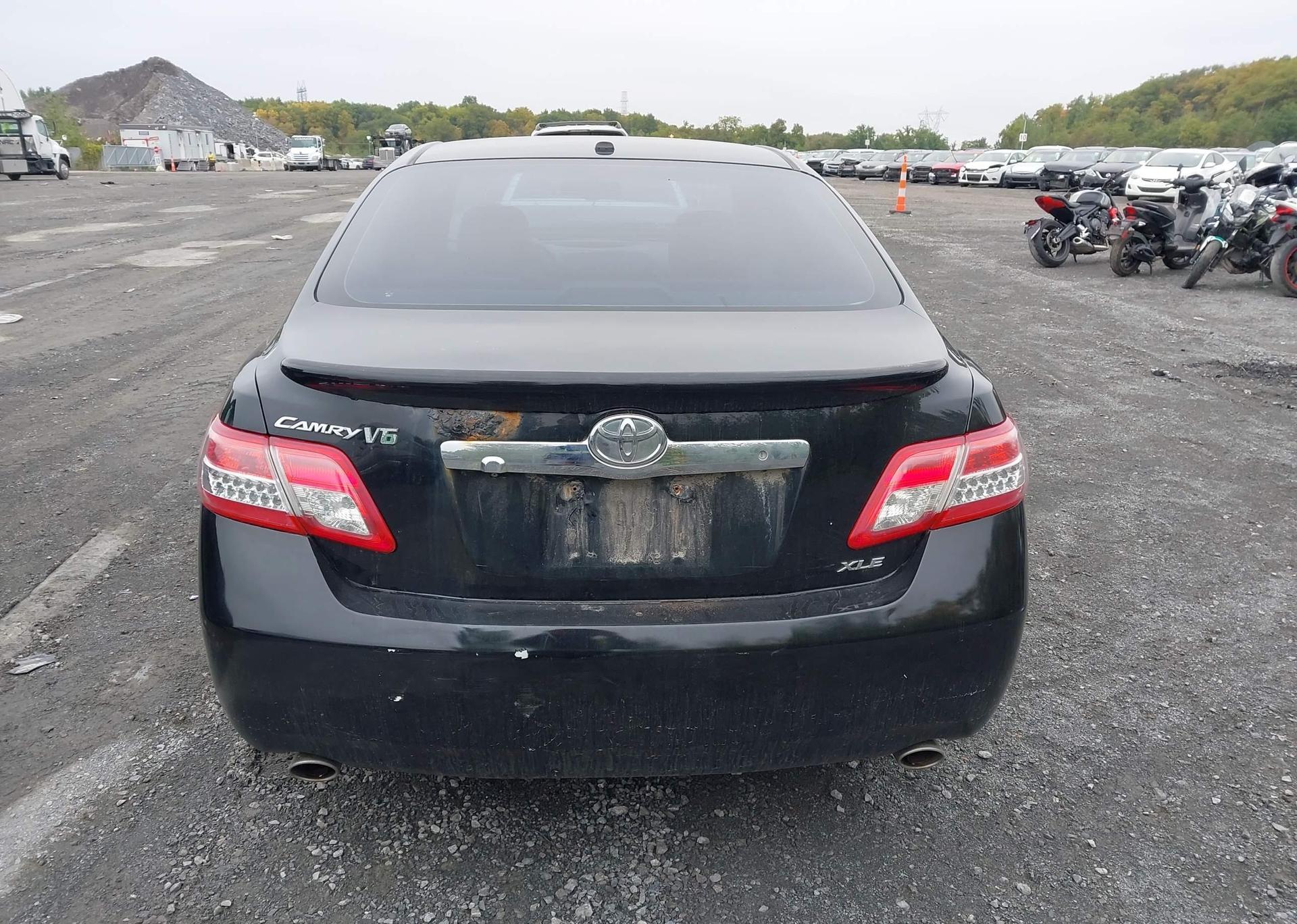 2011 TOYOTA CAMRY