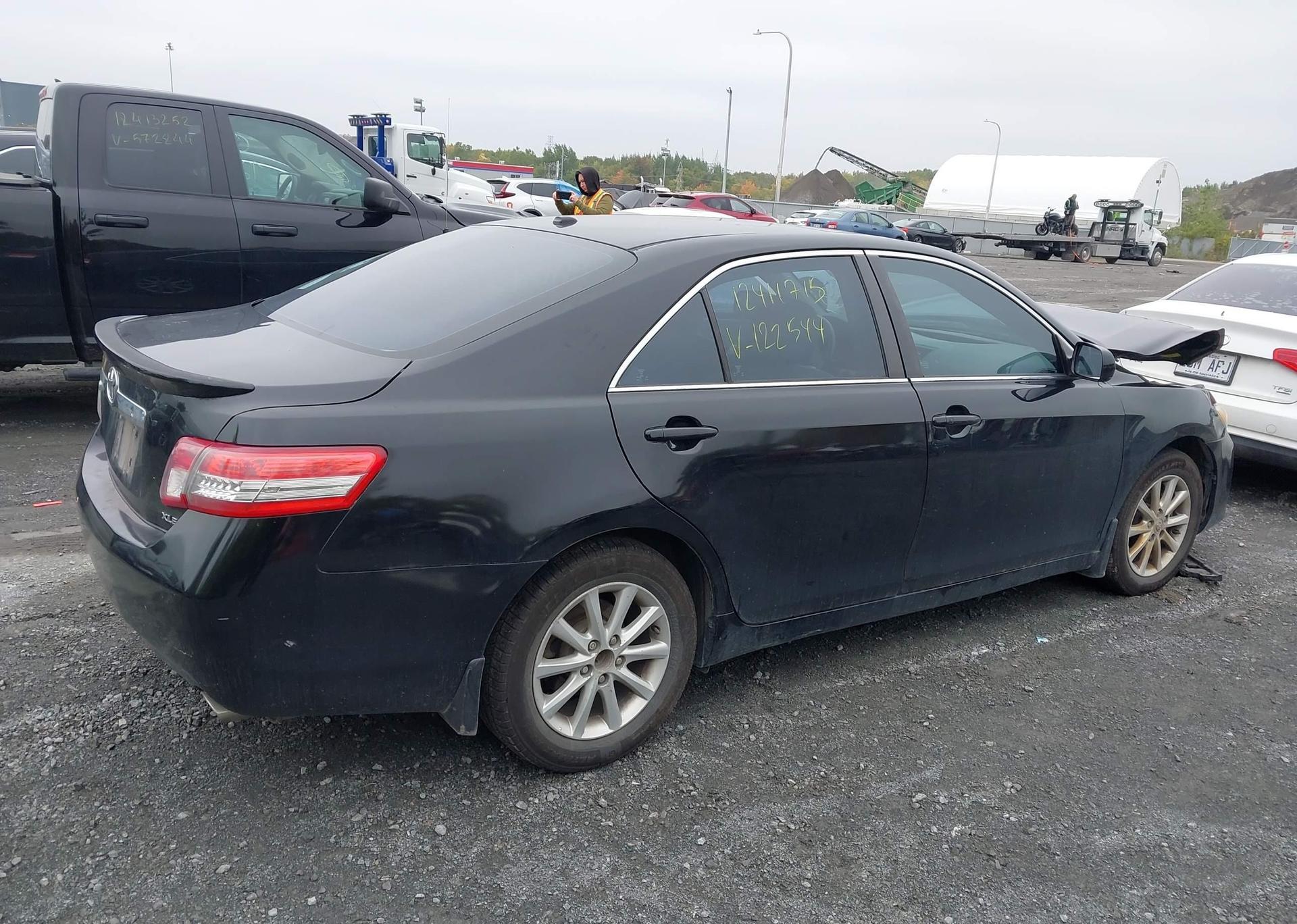 2011 TOYOTA CAMRY