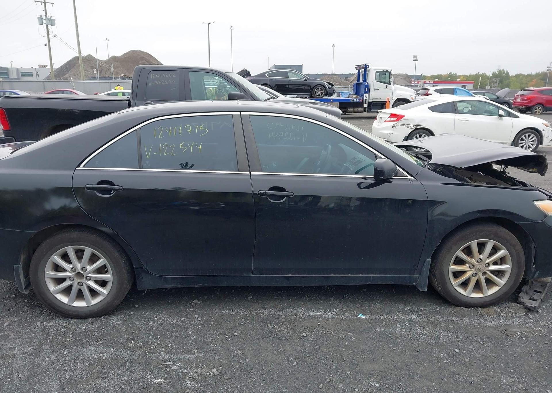 2011 TOYOTA CAMRY