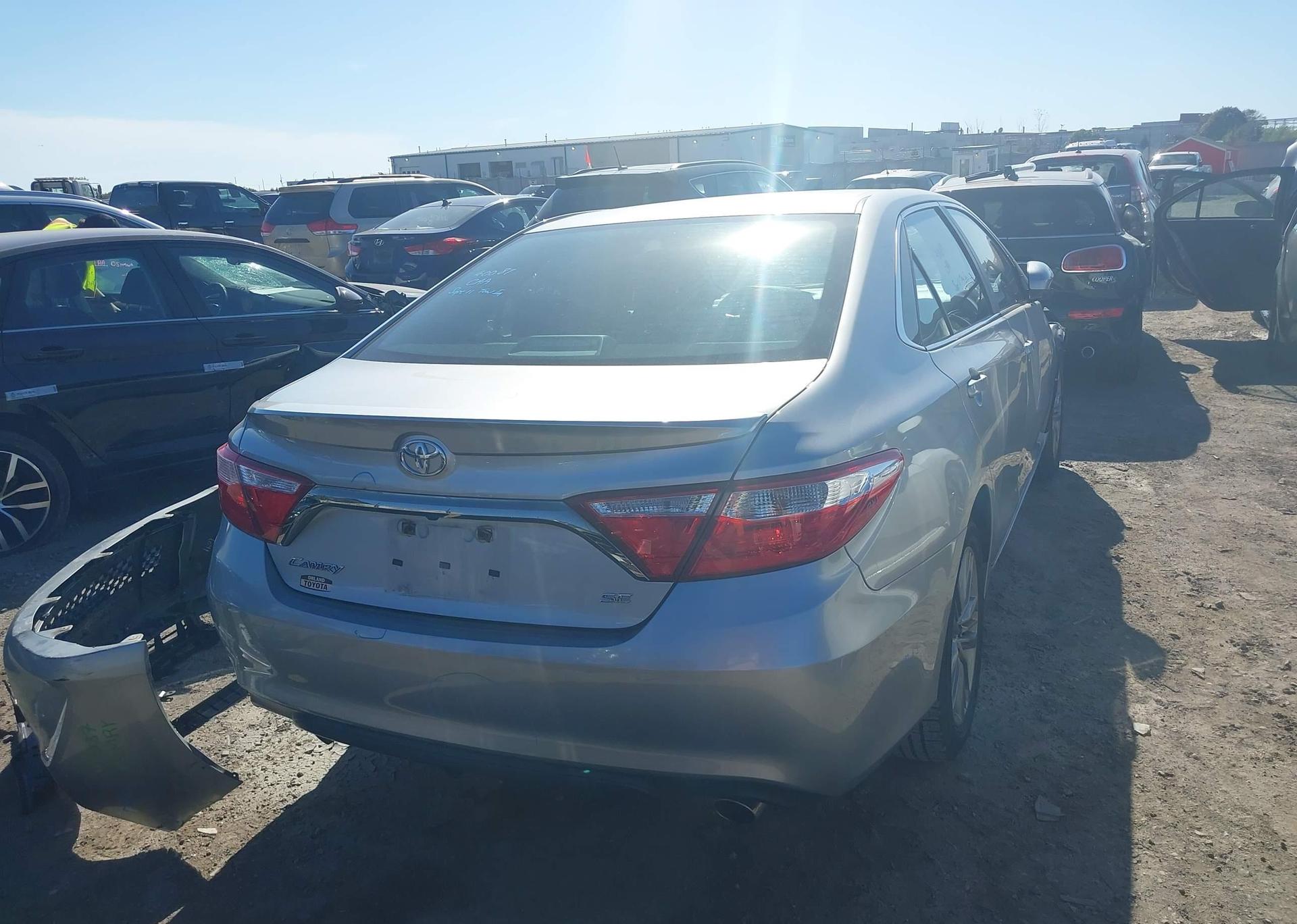 2016 TOYOTA CAMRY LE
