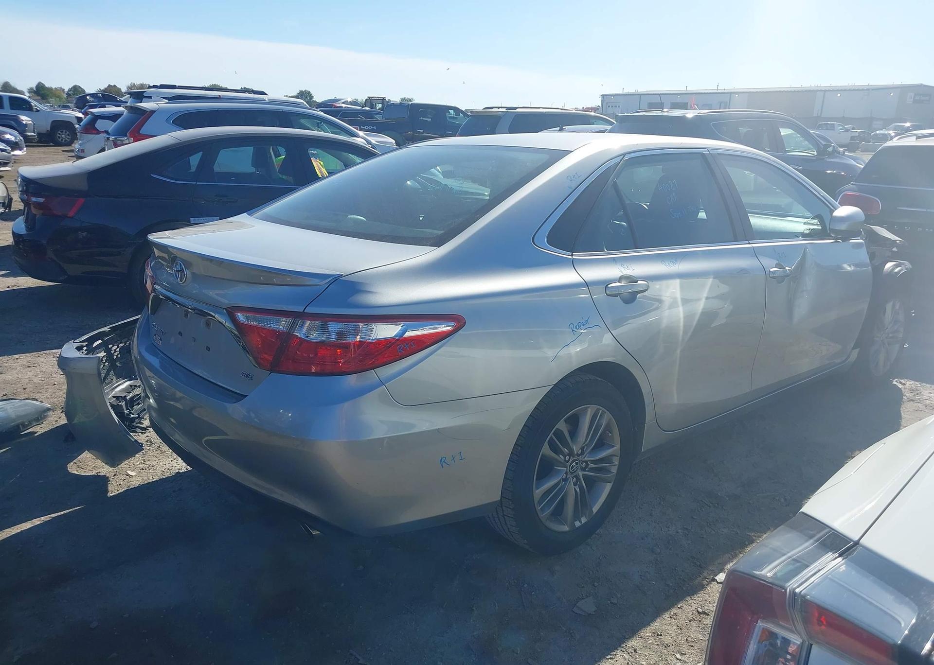 2016 TOYOTA CAMRY LE