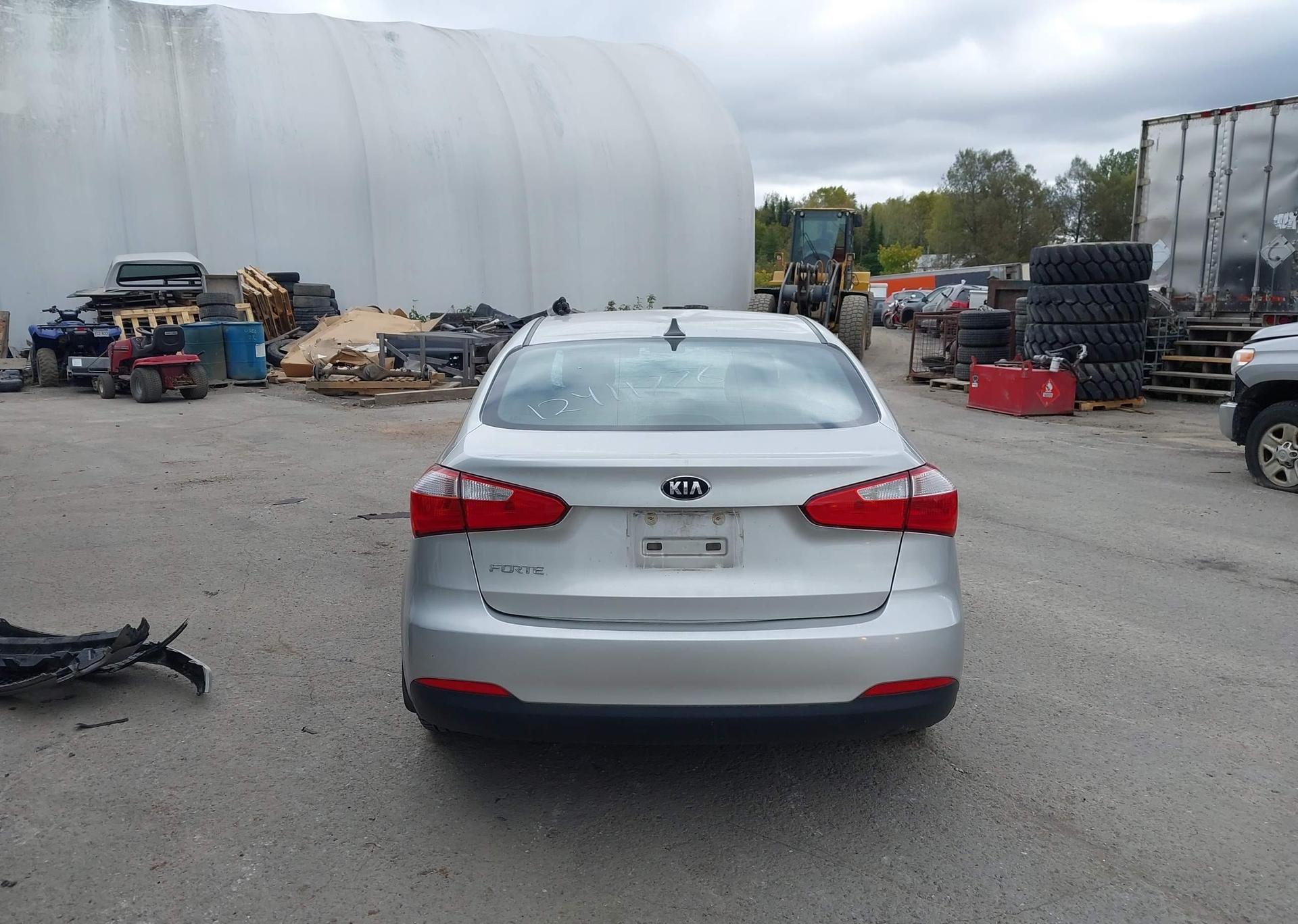 2015 KIA FORTE LX