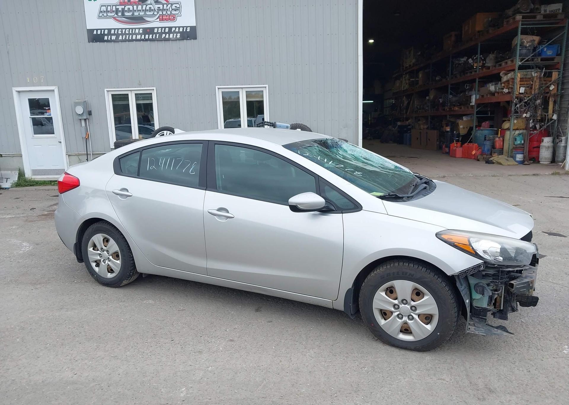 2015 KIA FORTE LX