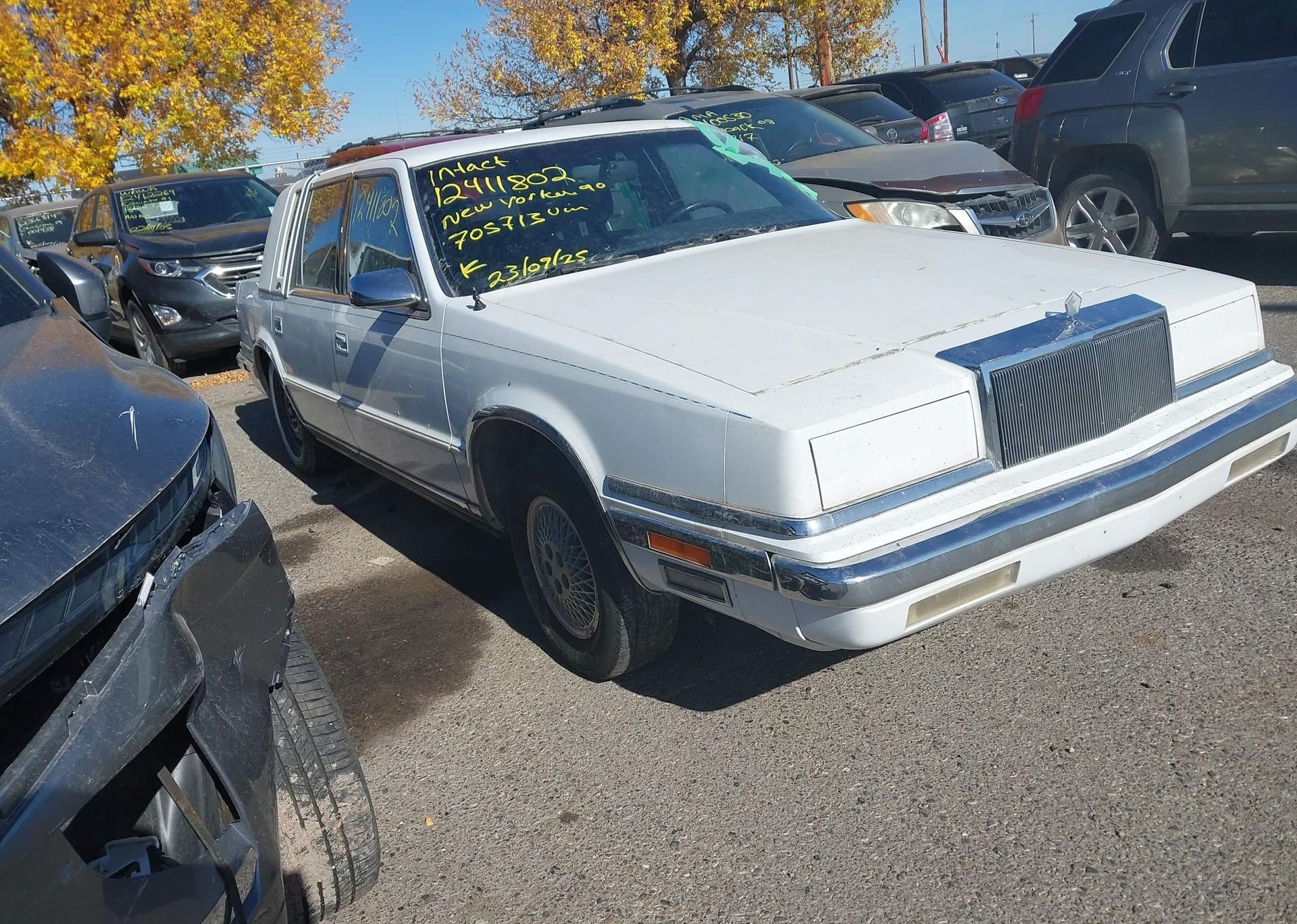 1990 CHRYSLER NEW YORKER FIFTH AVENUE