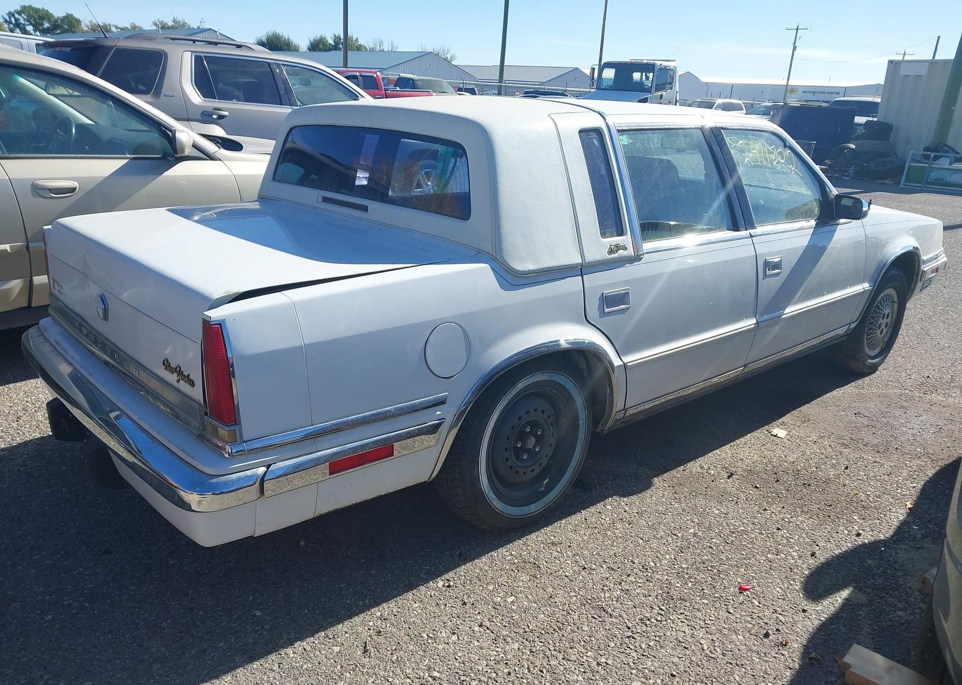 1990 CHRYSLER NEW YORKER FIFTH AVENUE