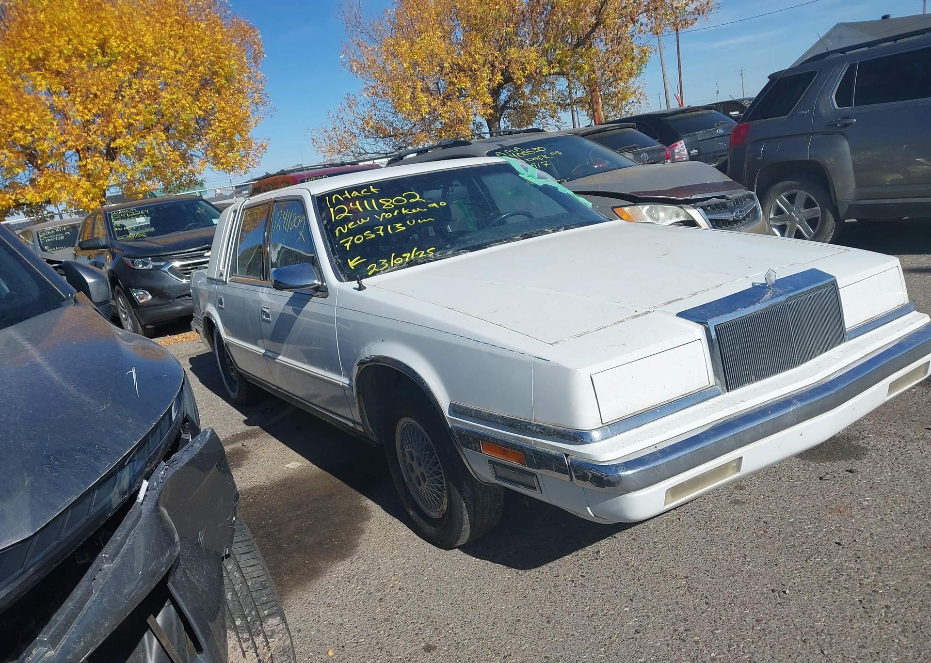 1990 CHRYSLER NEW YORKER FIFTH AVENUE