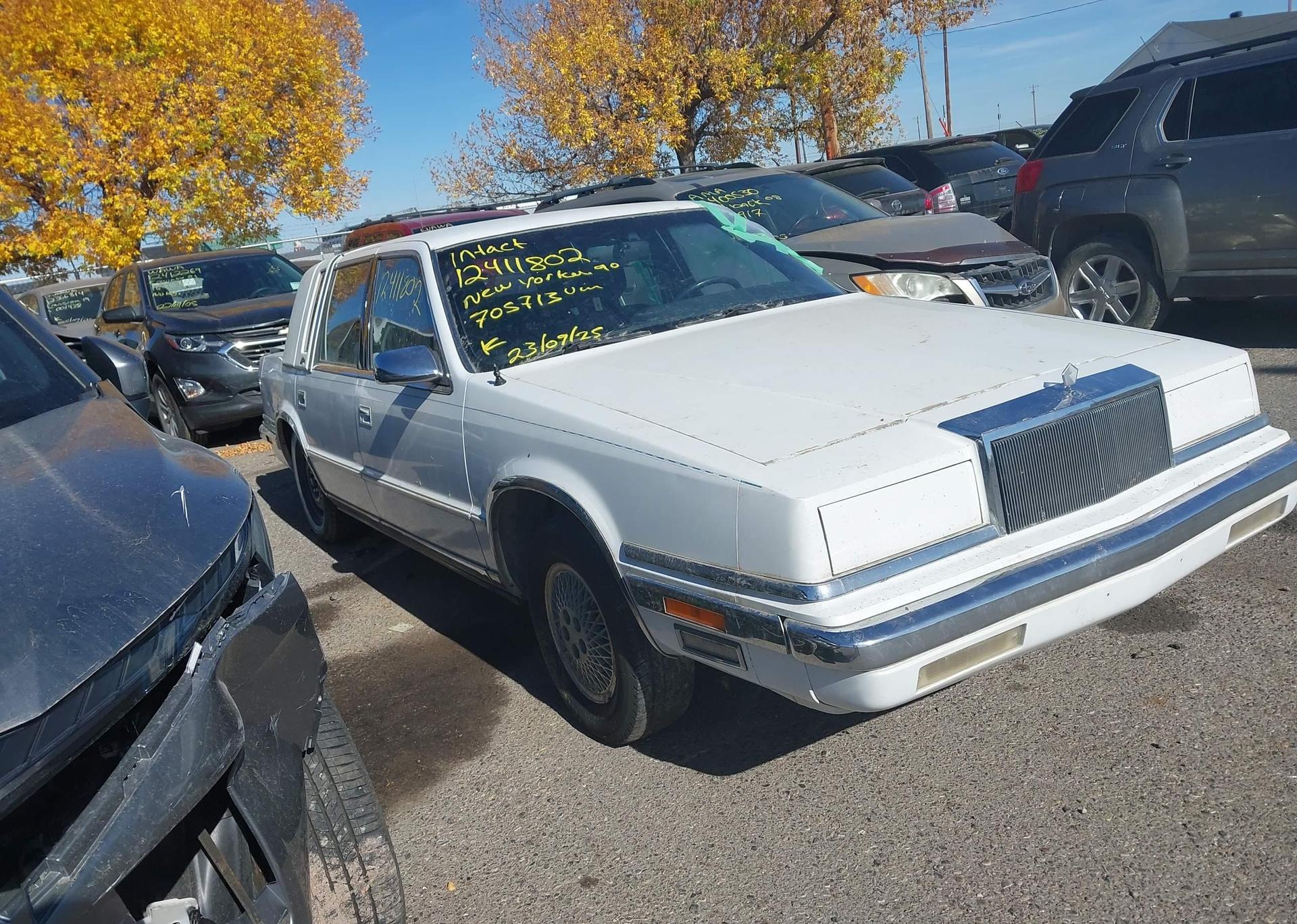 1990 CHRYSLER NEW YORKER FIFTH AVENUE