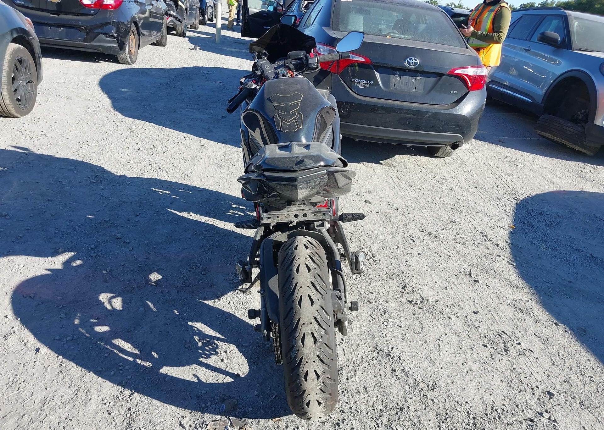 2012 KAWASAKI EX650 EC