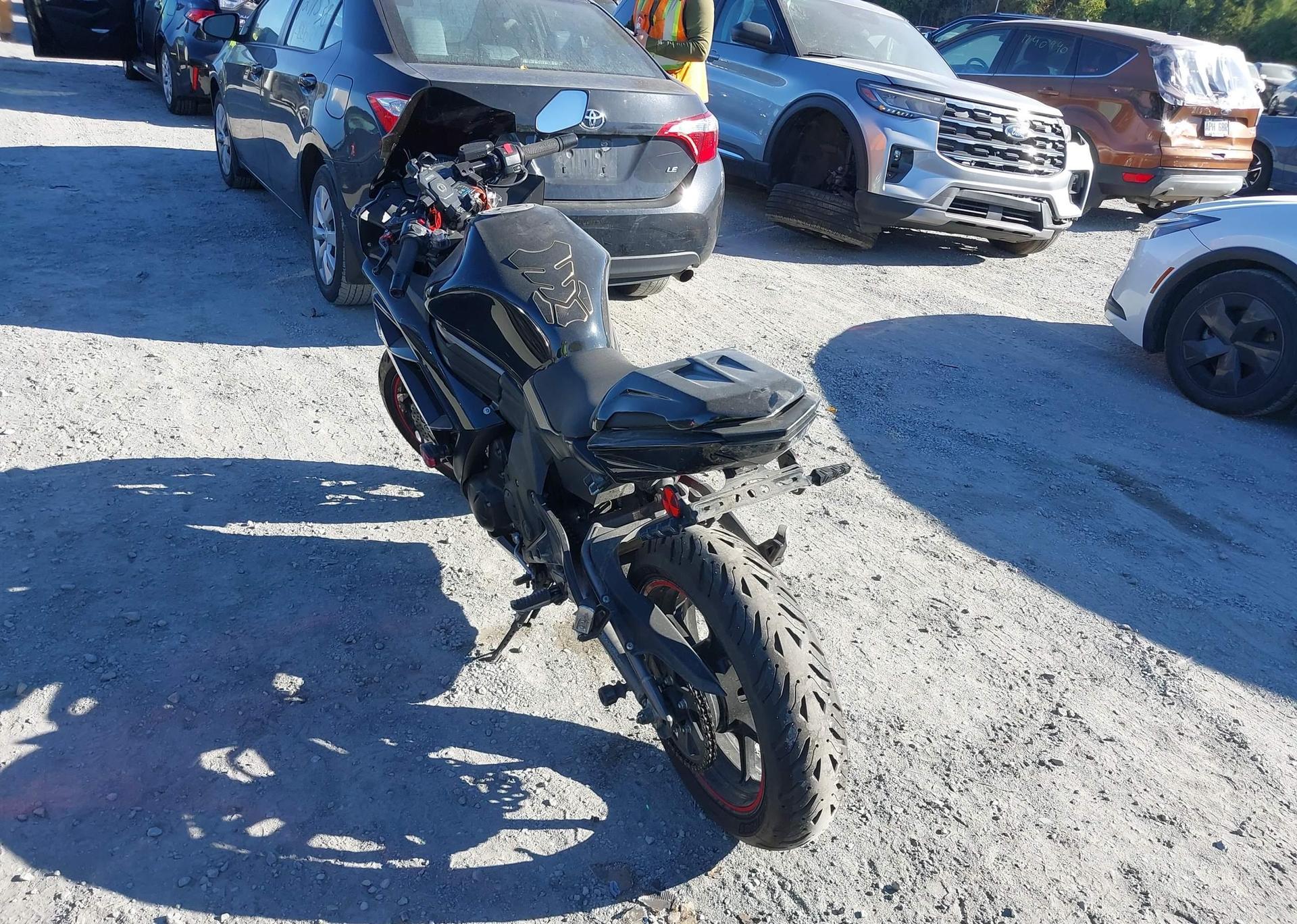 2012 KAWASAKI EX650 EC