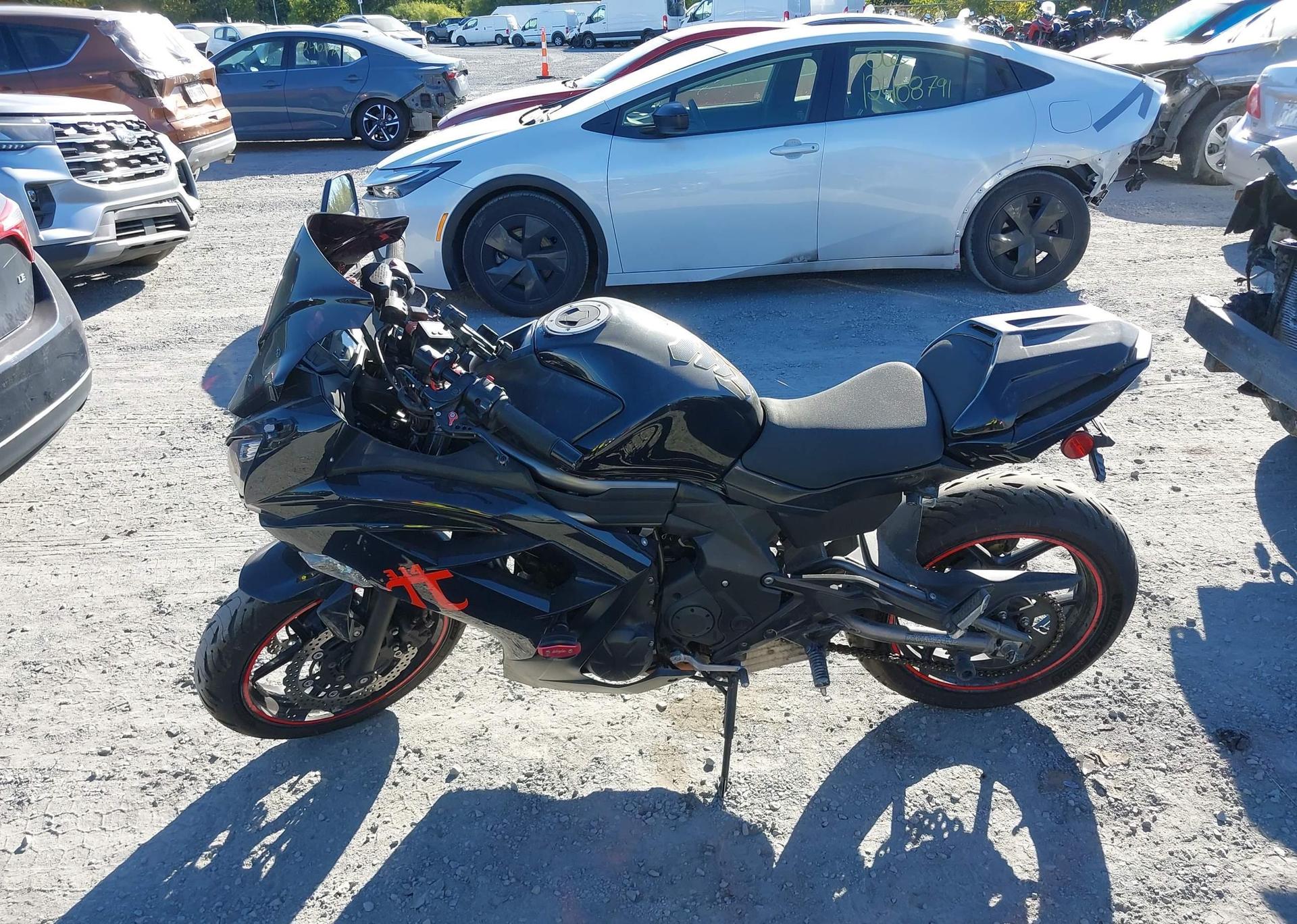 2012 KAWASAKI EX650 EC