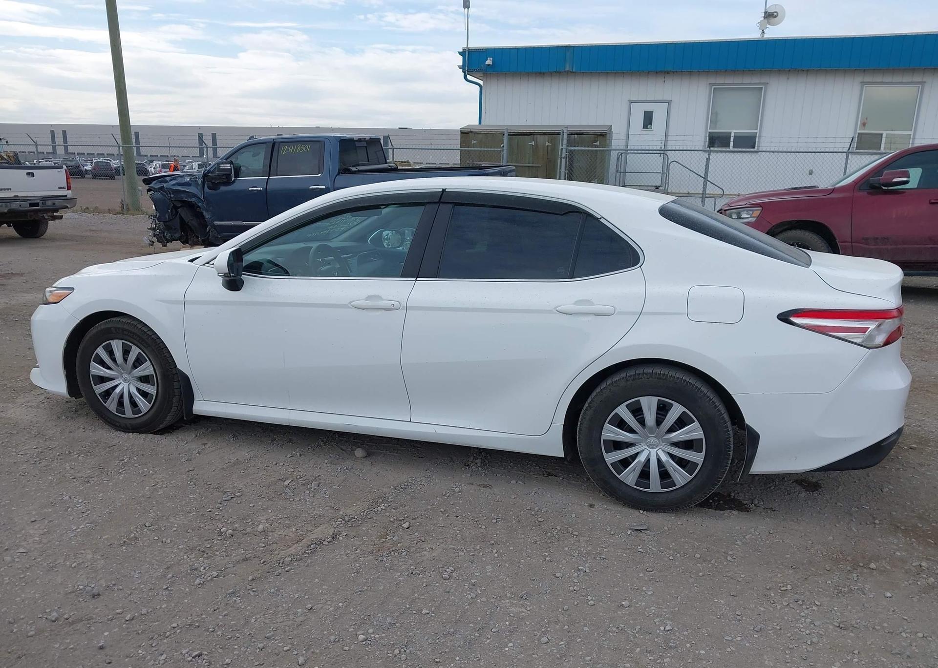 2020 TOYOTA CAMRY LE
