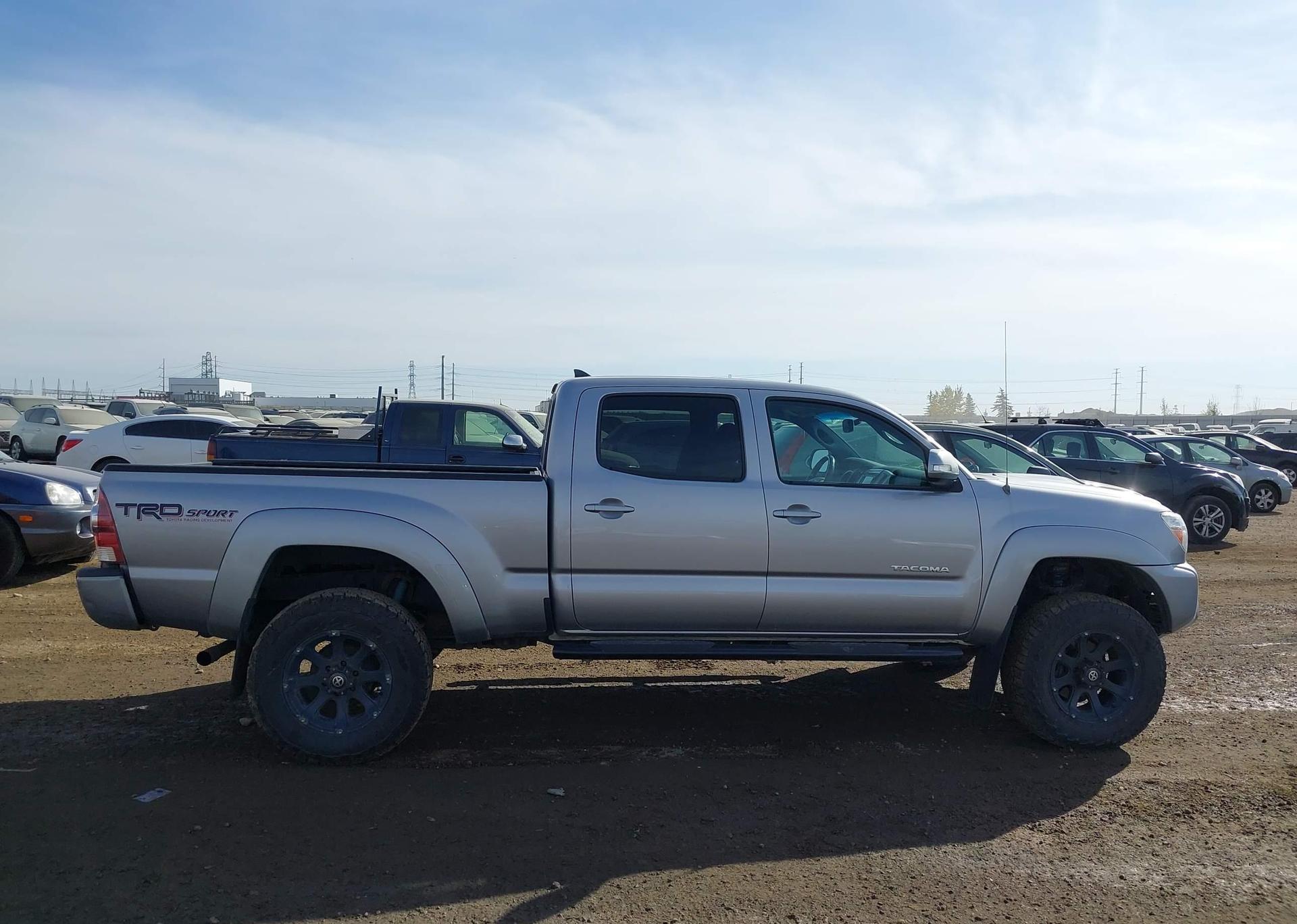 2015 TOYOTA TACOMA V6