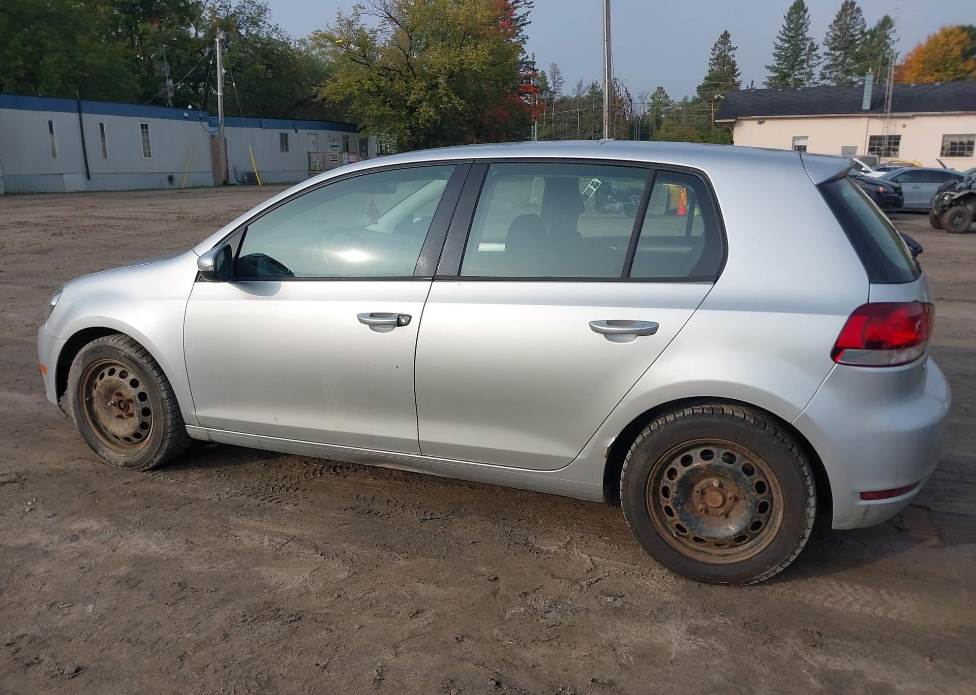 2013 VOLKSWAGEN GOLF
