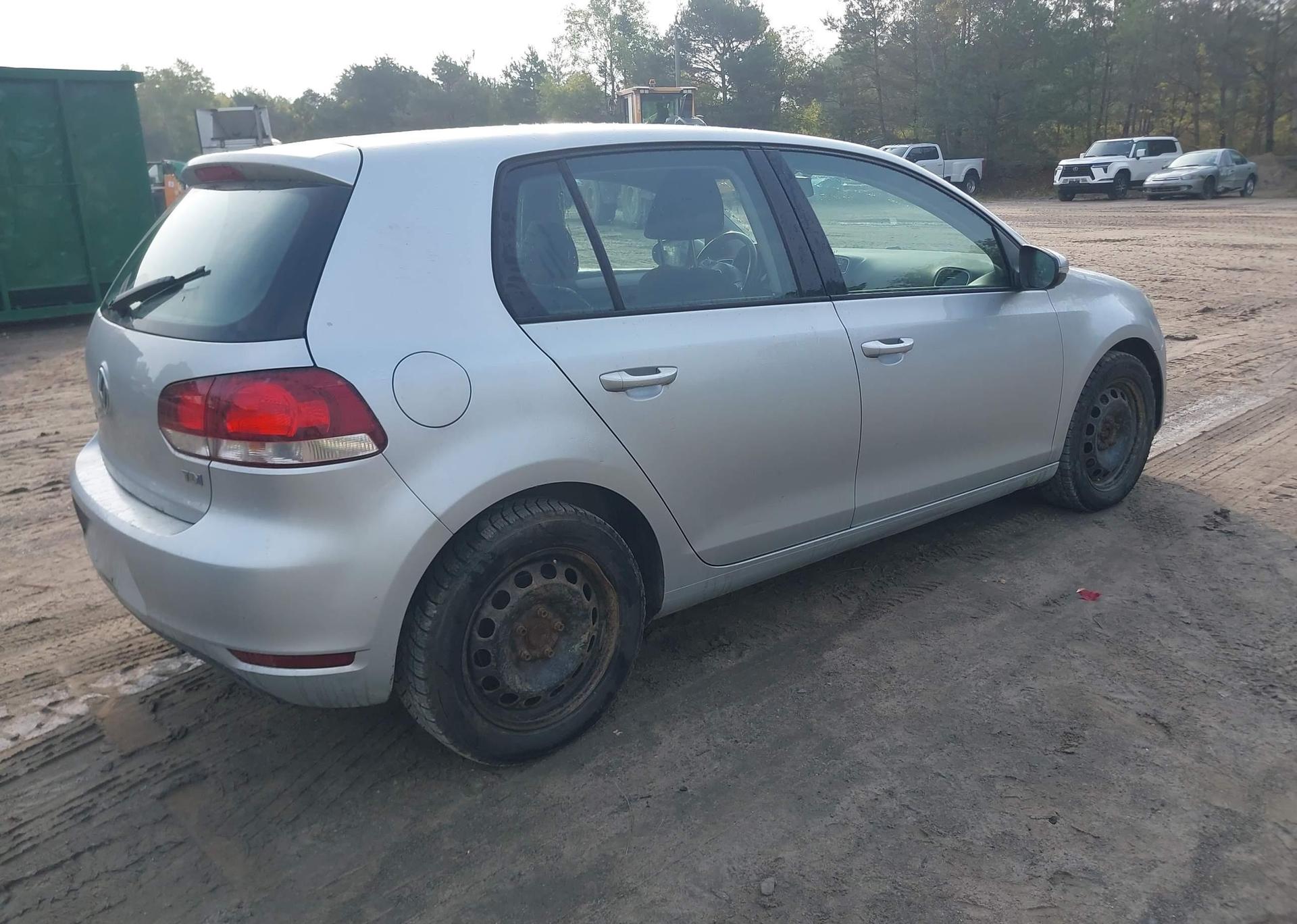 2013 VOLKSWAGEN GOLF