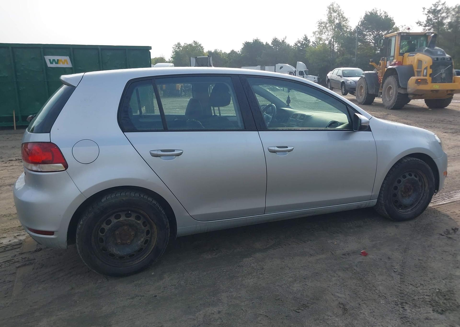 2013 VOLKSWAGEN GOLF