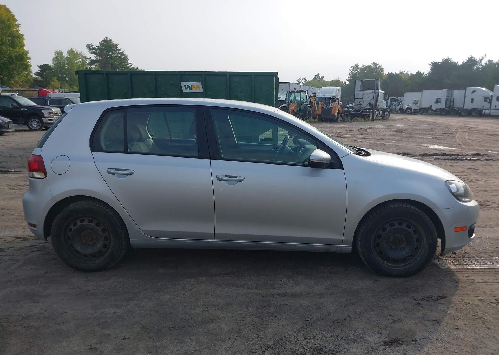 2013 VOLKSWAGEN GOLF
