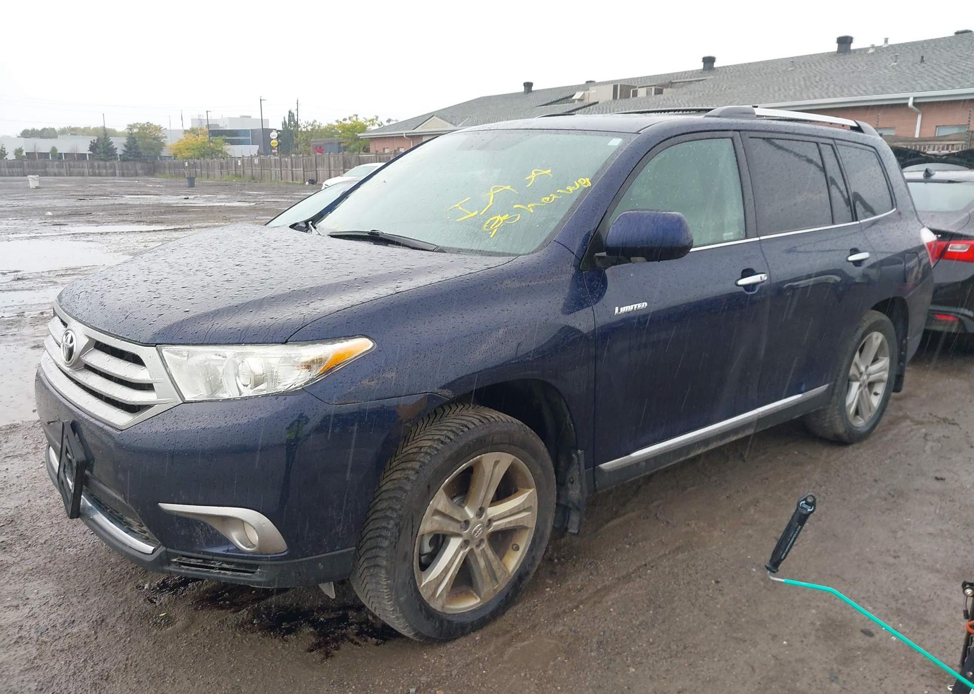 2011 TOYOTA HIGHLANDER LIMITED