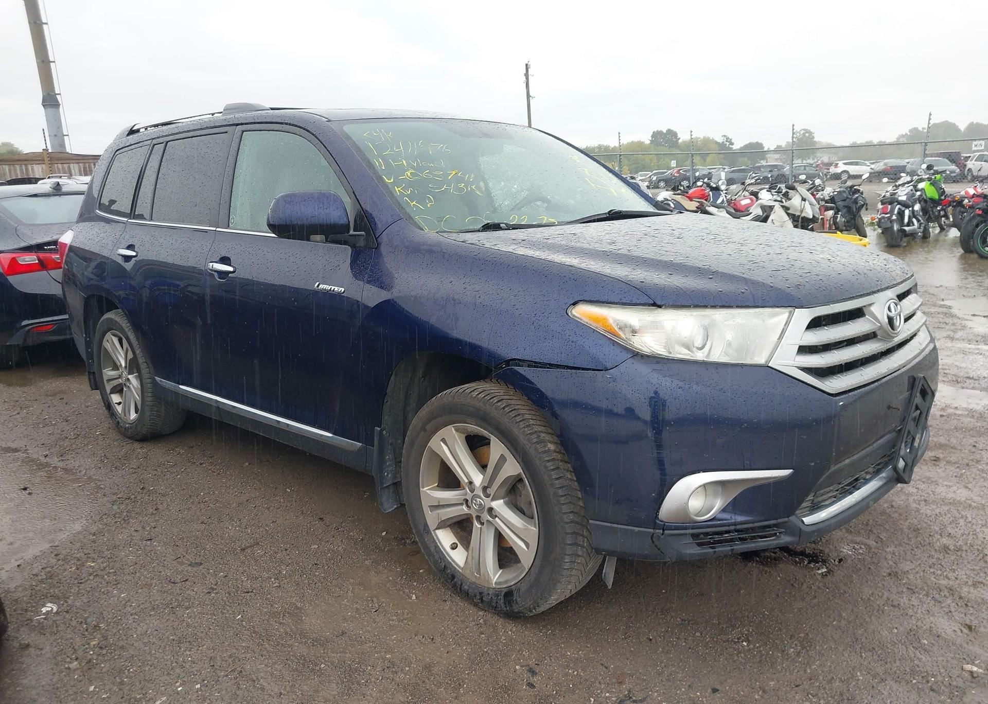 2011 TOYOTA HIGHLANDER LIMITED