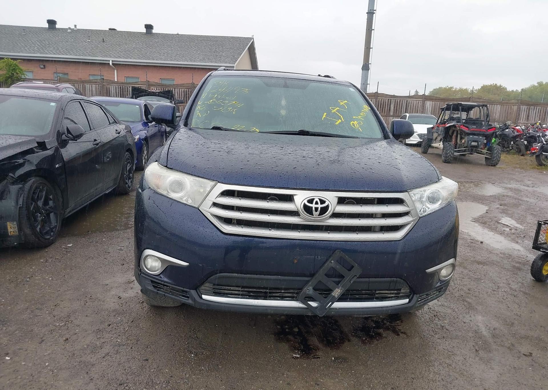 2011 TOYOTA HIGHLANDER LIMITED