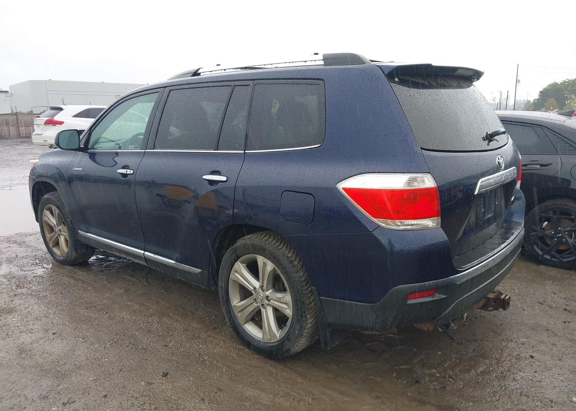 2011 TOYOTA HIGHLANDER LIMITED