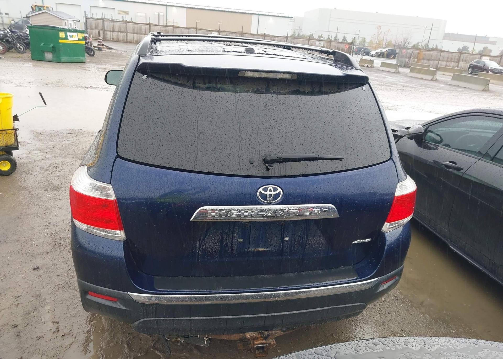 2011 TOYOTA HIGHLANDER LIMITED
