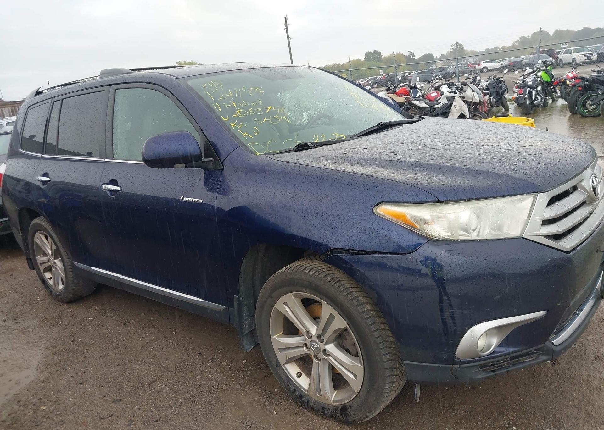 2011 TOYOTA HIGHLANDER LIMITED