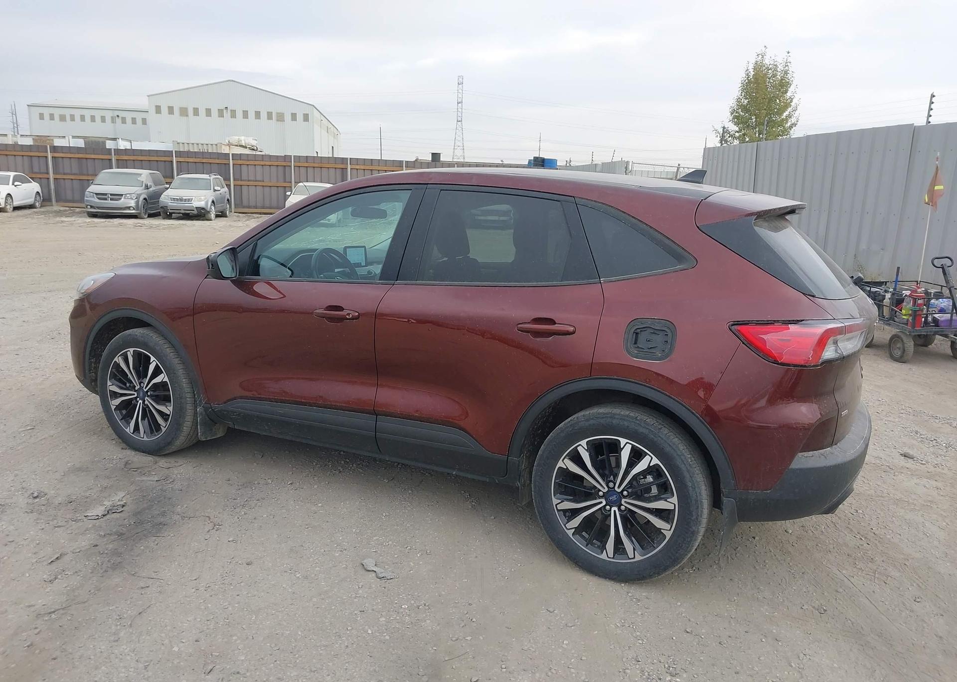 2021 FORD ESCAPE SE