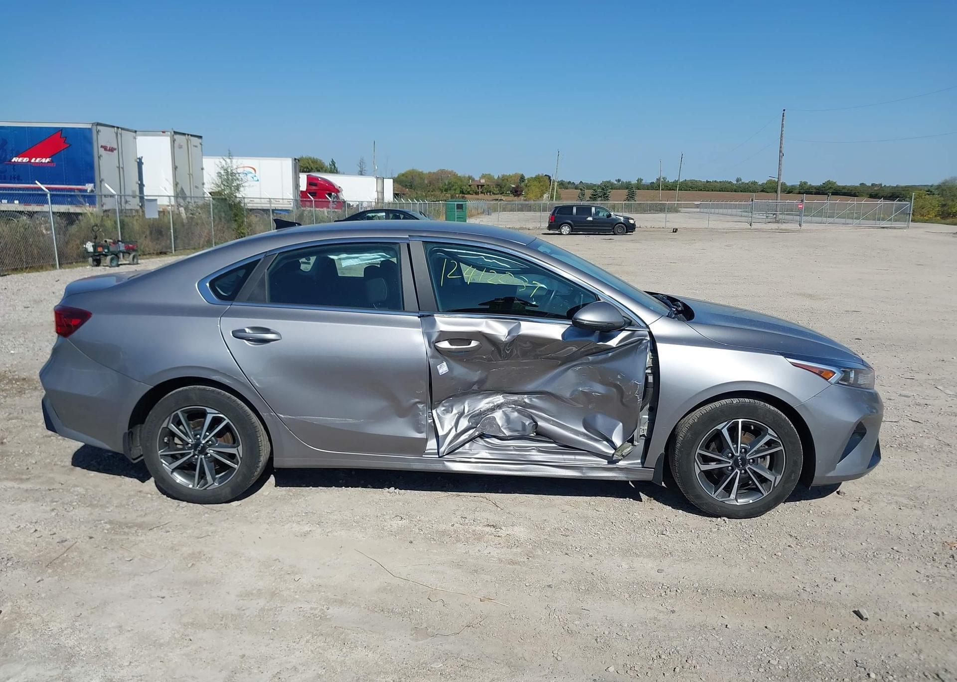 2023 KIA FORTE EX