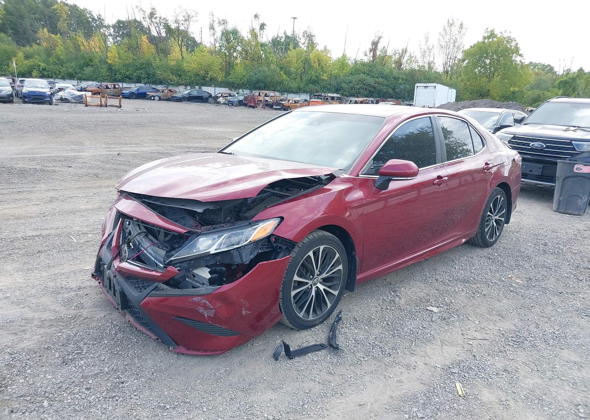 2018 TOYOTA CAMRY SE