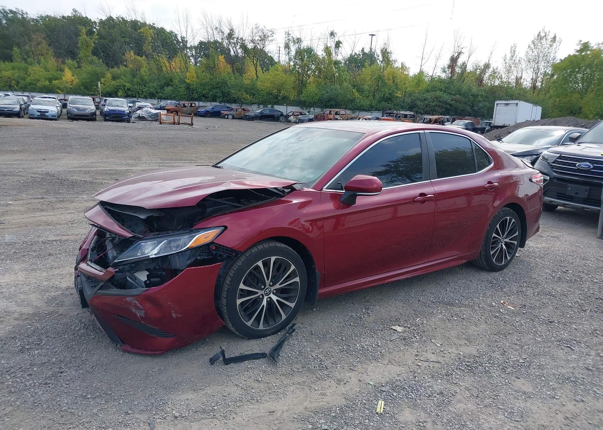 2018 TOYOTA CAMRY SE