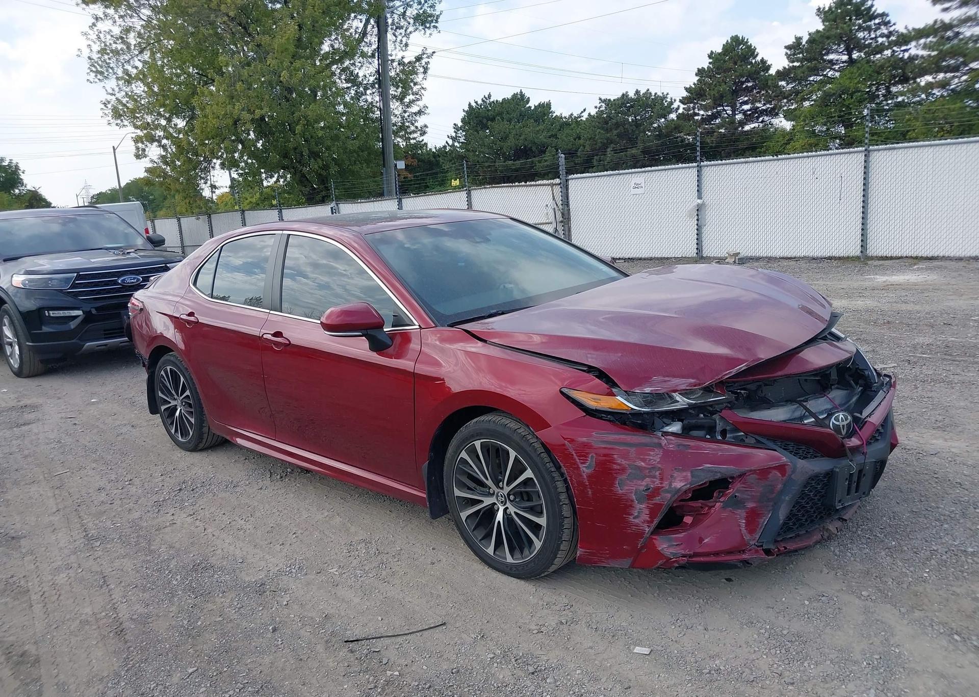 2018 TOYOTA CAMRY SE