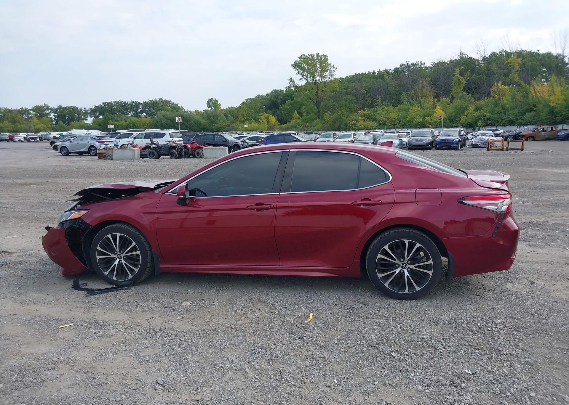 2018 TOYOTA CAMRY SE