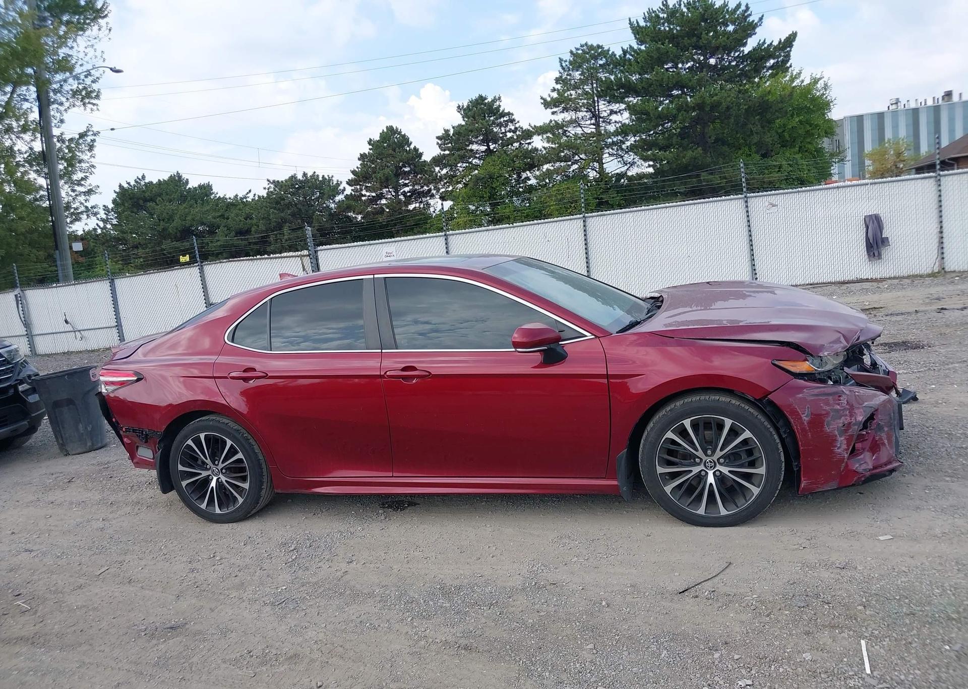 2018 TOYOTA CAMRY SE